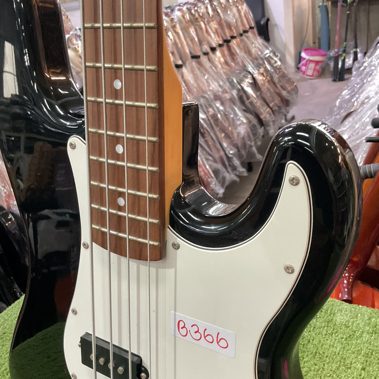 กีต้าร์เบส SELDER