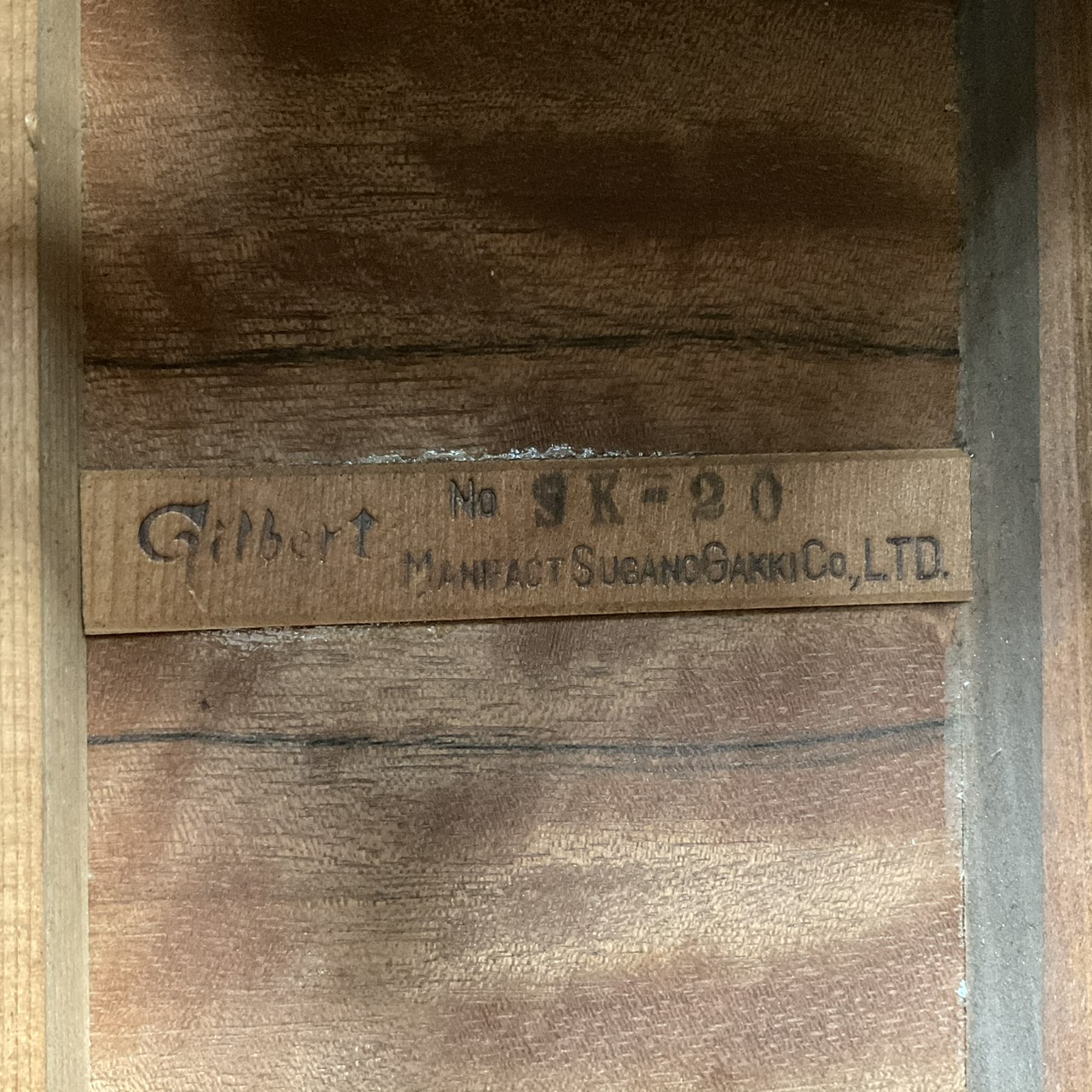 กีต้าร์โปร่ง Gilbert : SK-20