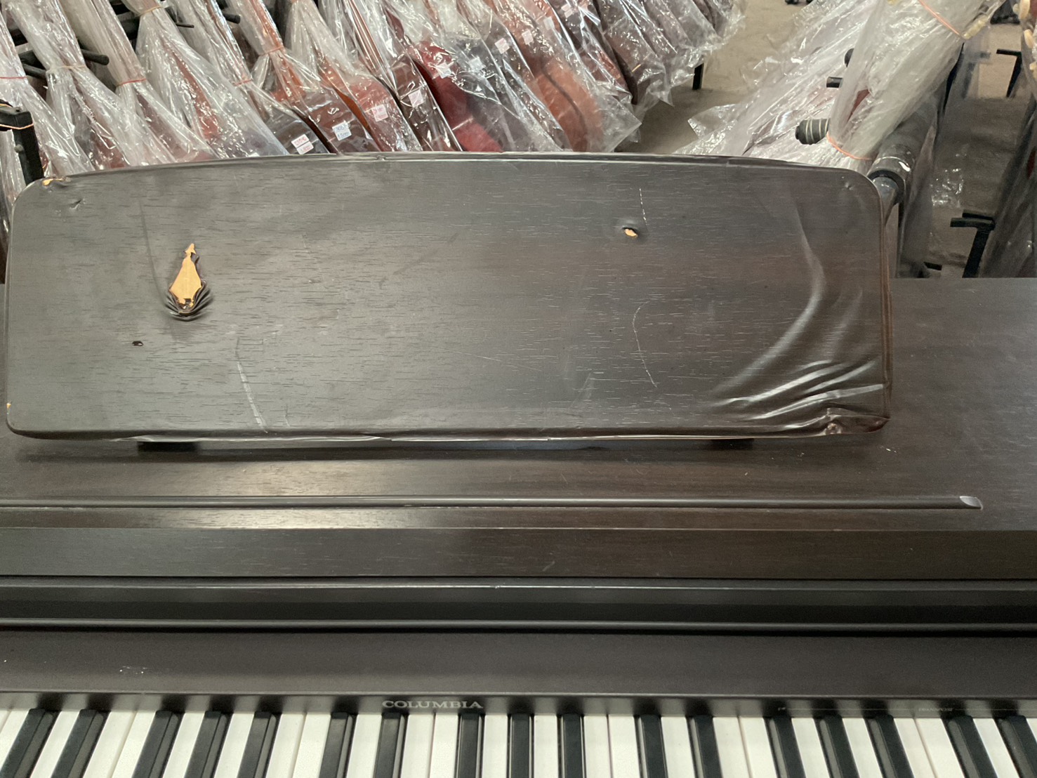 เปียโน COLUMBIA : EP-200T สินค้าไม่พร้อมใช้งาน (ต้องซ่อม)