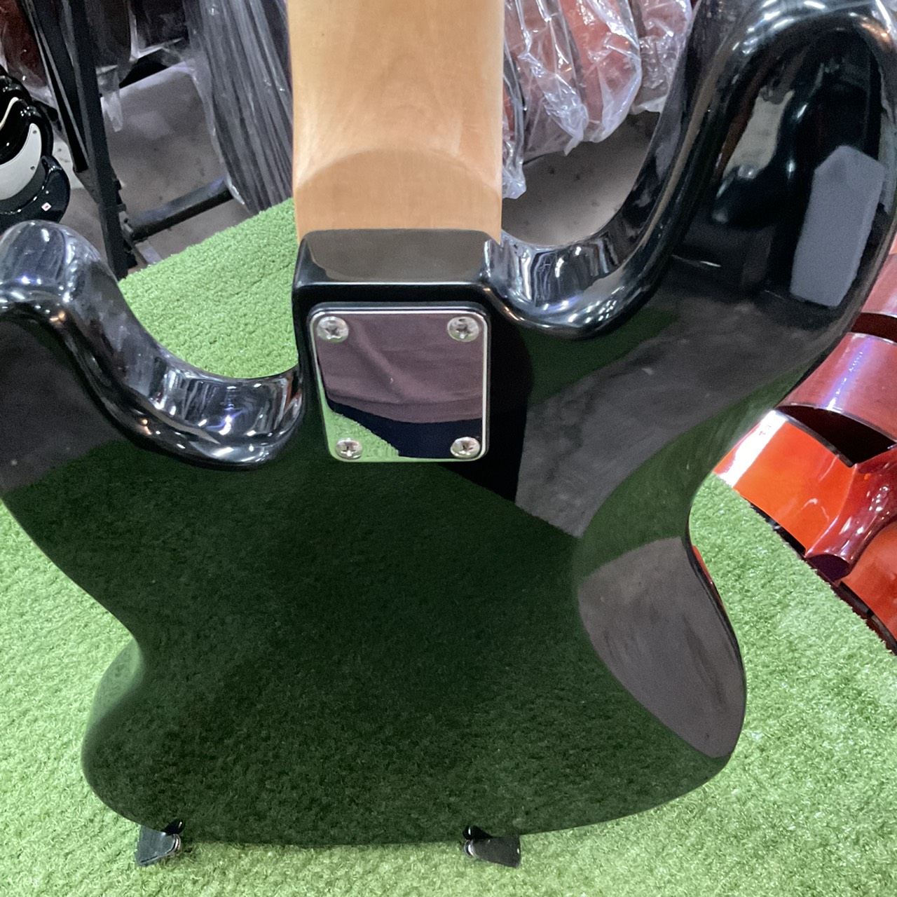 กีต้าร์เบส Sni jer (Gion)