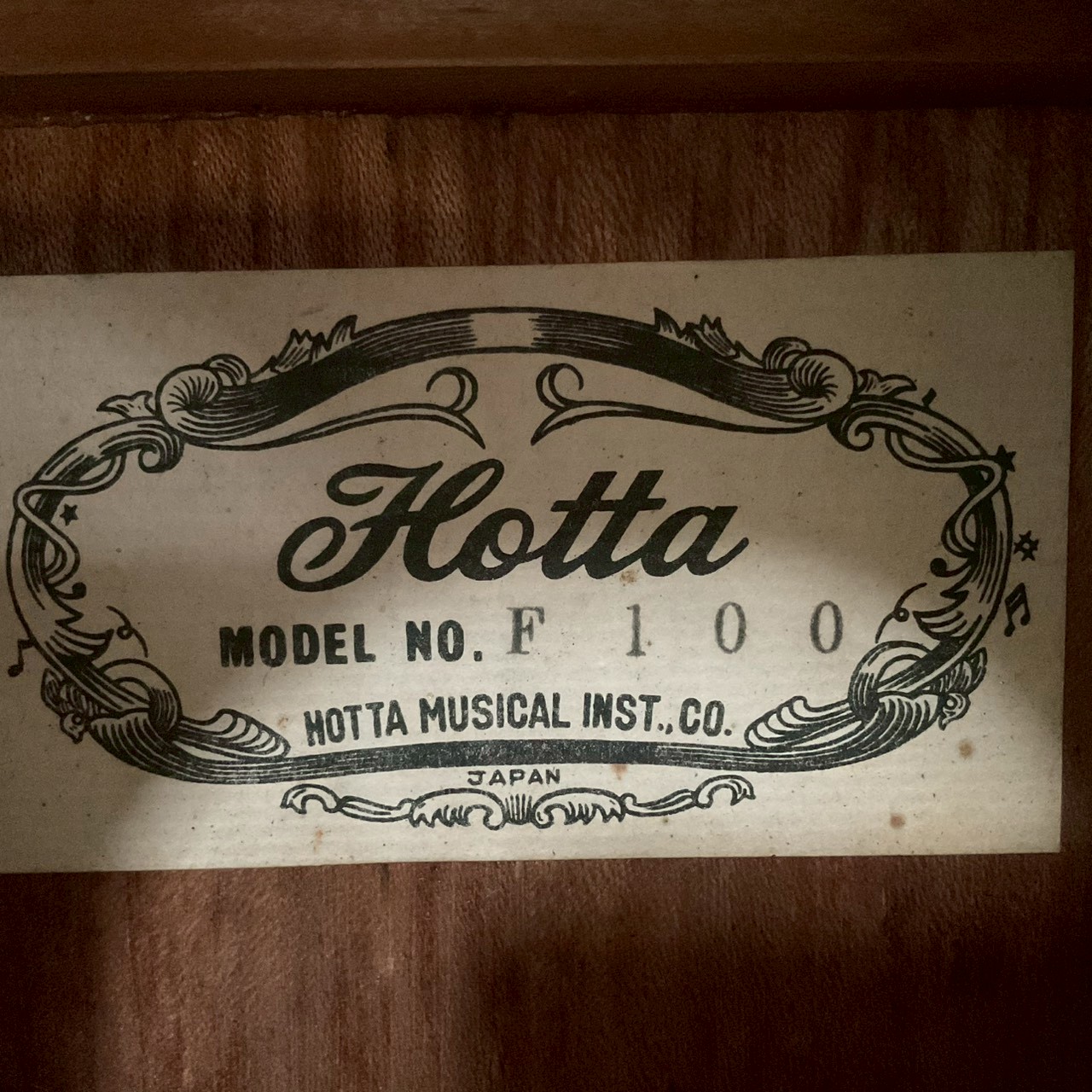 กีต้าร์โปร่ง Hotta : F100