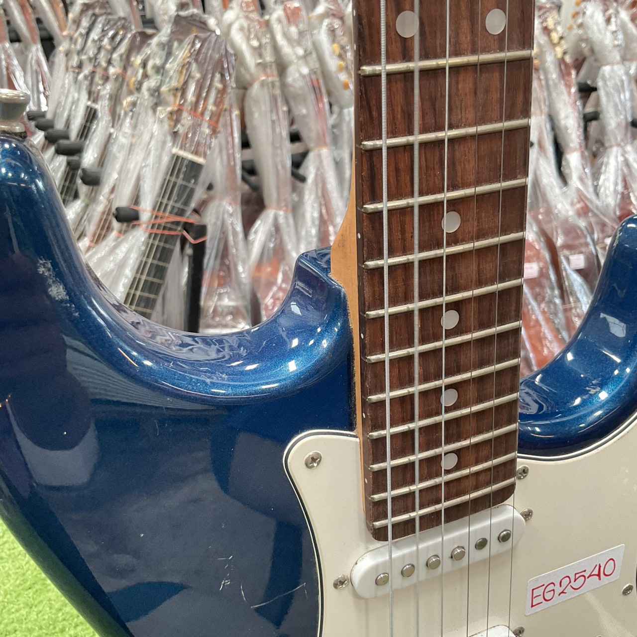 กีต้าร์ไฟฟ้า Legend