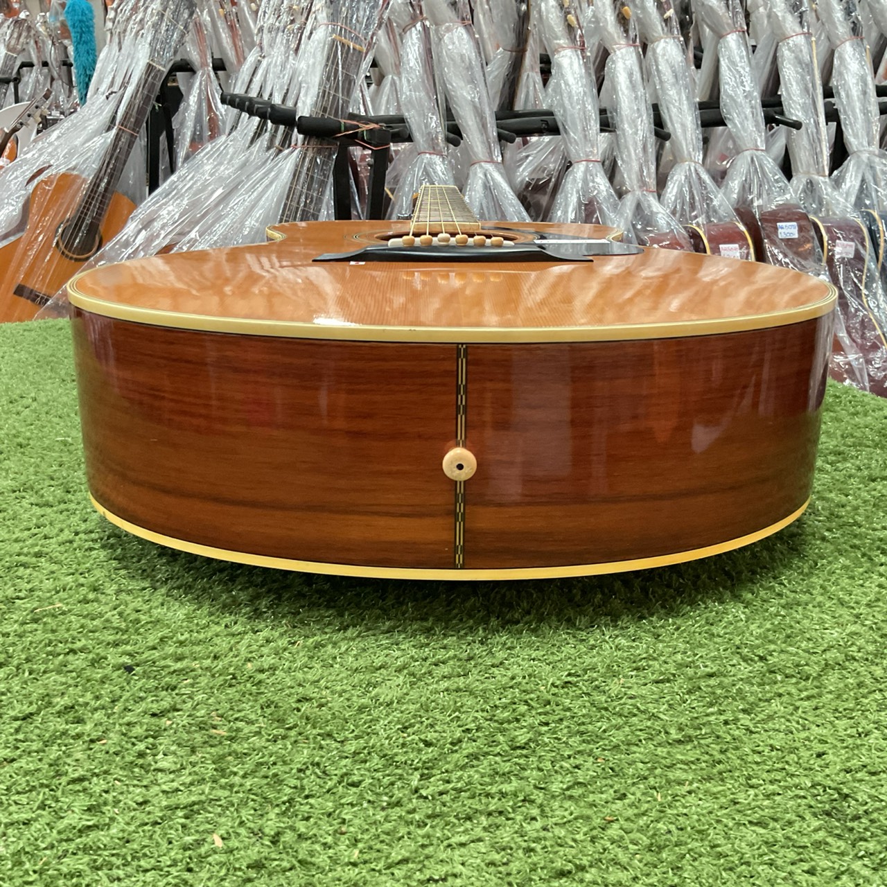 กีต้าร์โปร่ง YAMAHA : FG-252B