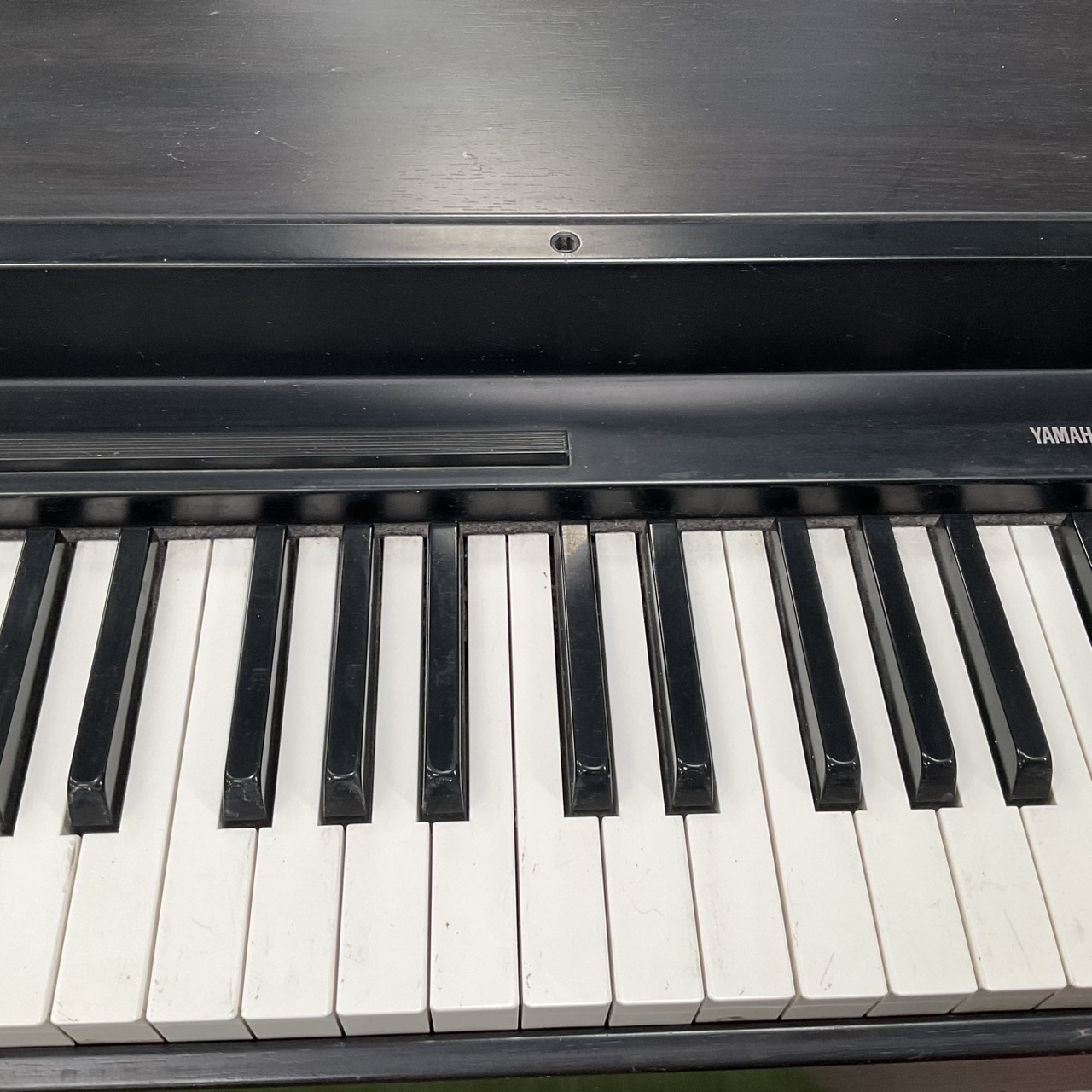 เปียโน YAMAHA : CLP-100 สินค้าไม่พร้อมใช้งาน (ต้องซ่อม)