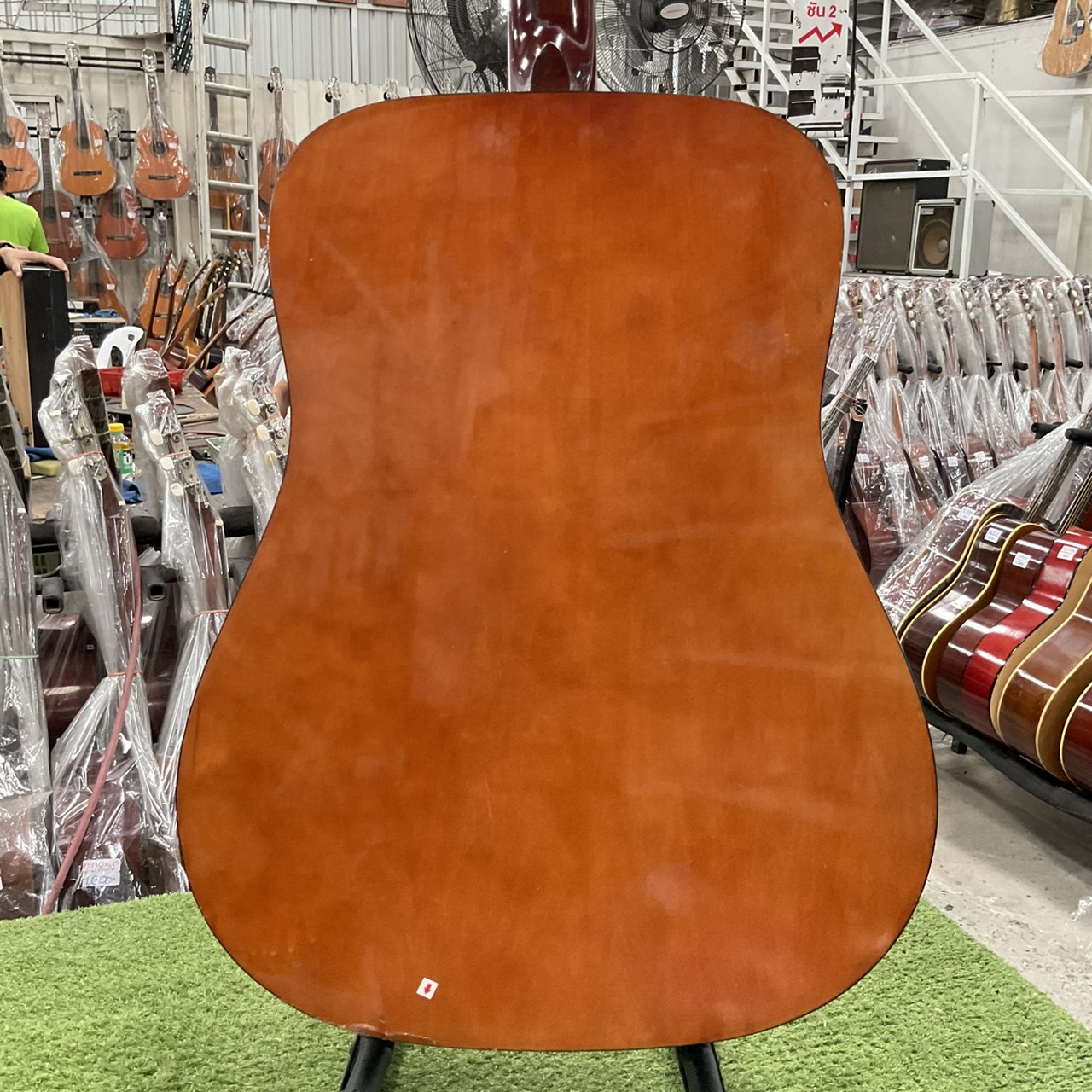 กีต้าร์โปร่ง Serena