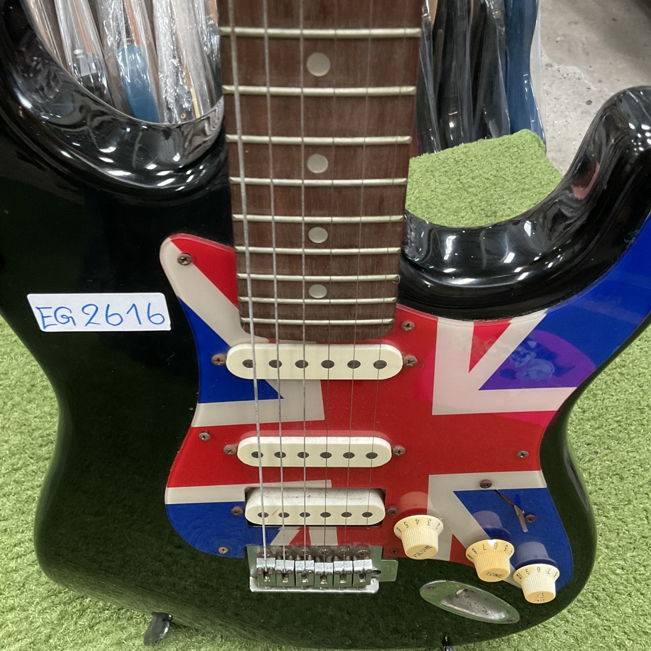 กีต้าร์ไฟฟ้า Photogenic : TRADITIONAL