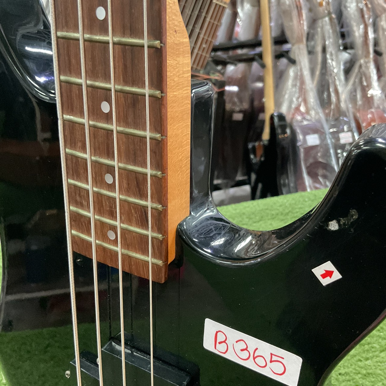 กีต้าร์เบส FERNANDES