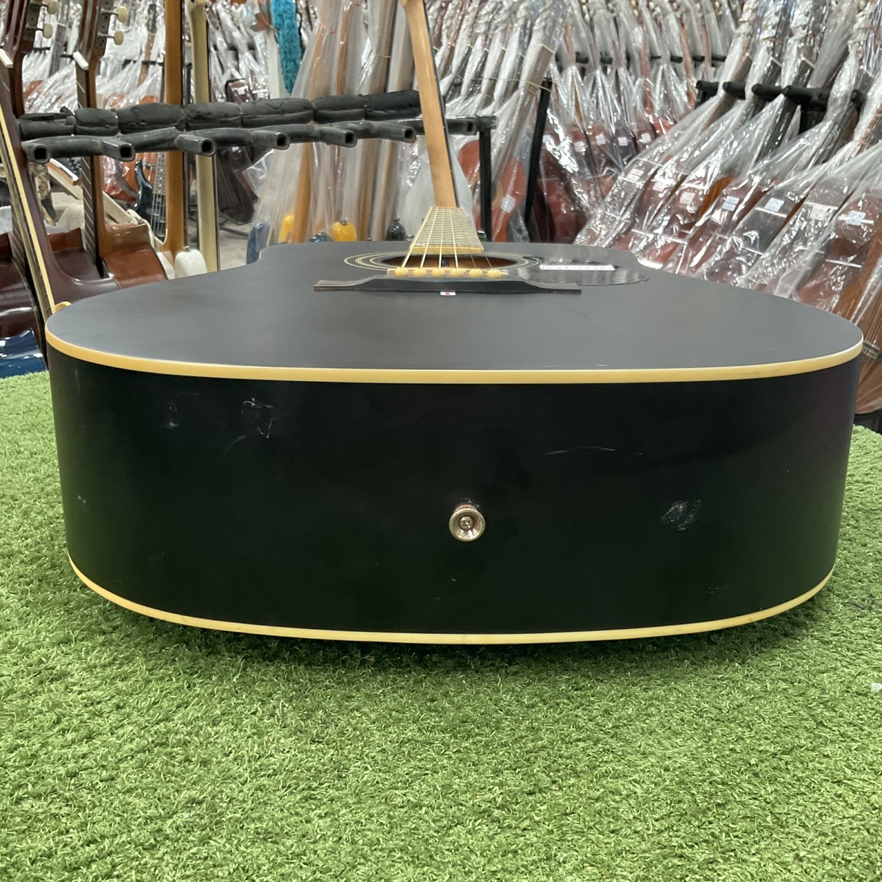 กีต้าร์โปร่ง HONEY BEE : W-15M BK