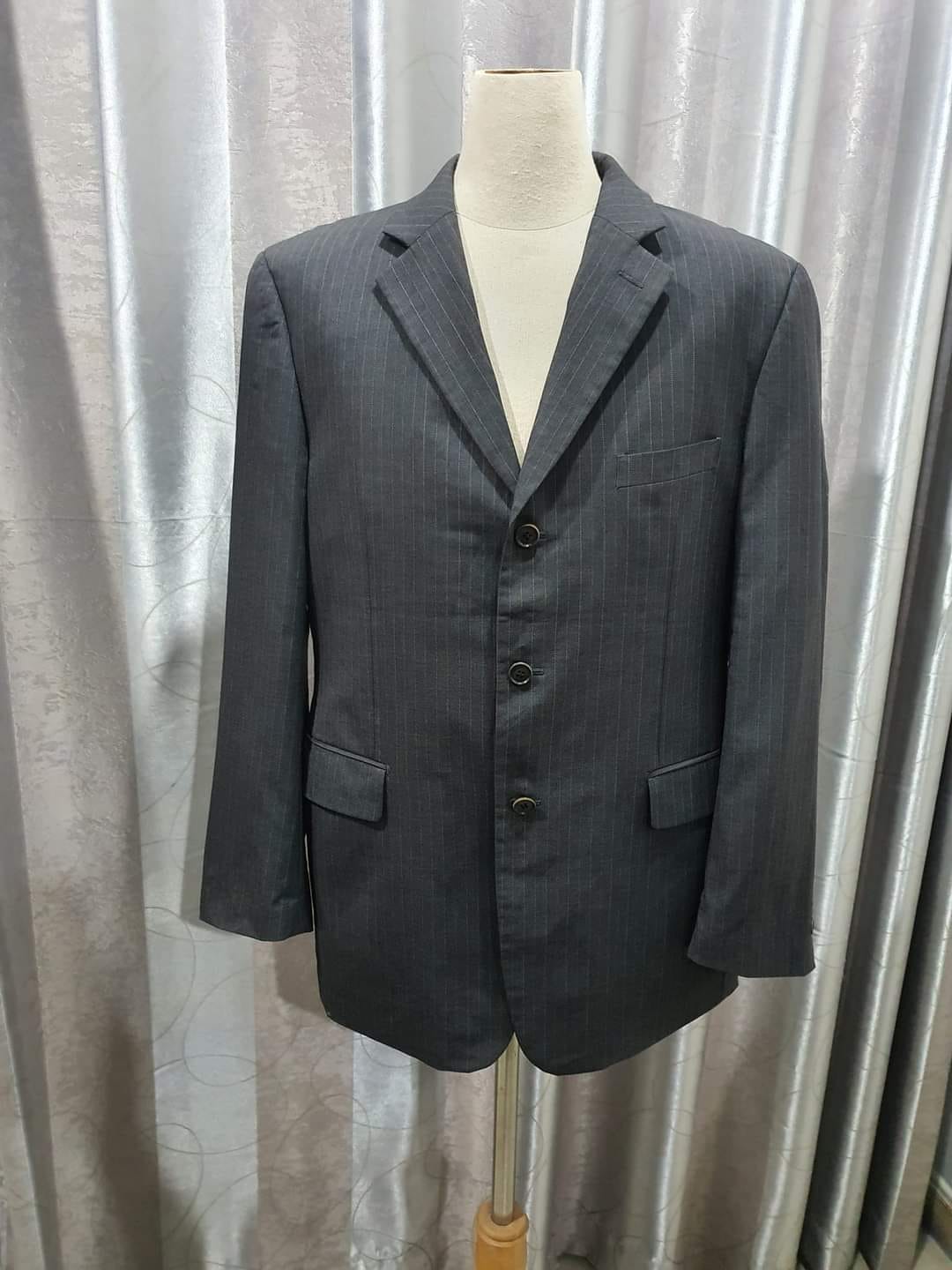 Suit C0002 เสื้อสูท นำเข้า มือสอง สีเทาเข้ม TOWNGENTอก 42 นิ้ว
