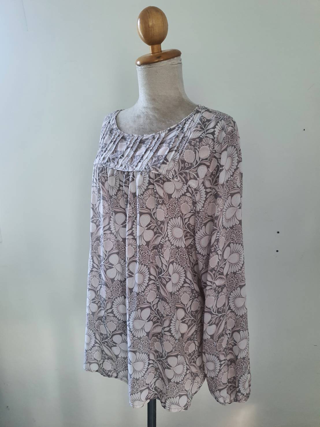FF05717 เสื้อแฟชั่น ชีฟอง ลายดอกไม้ แบรนด์ LOFT อก 50 นิ้ว