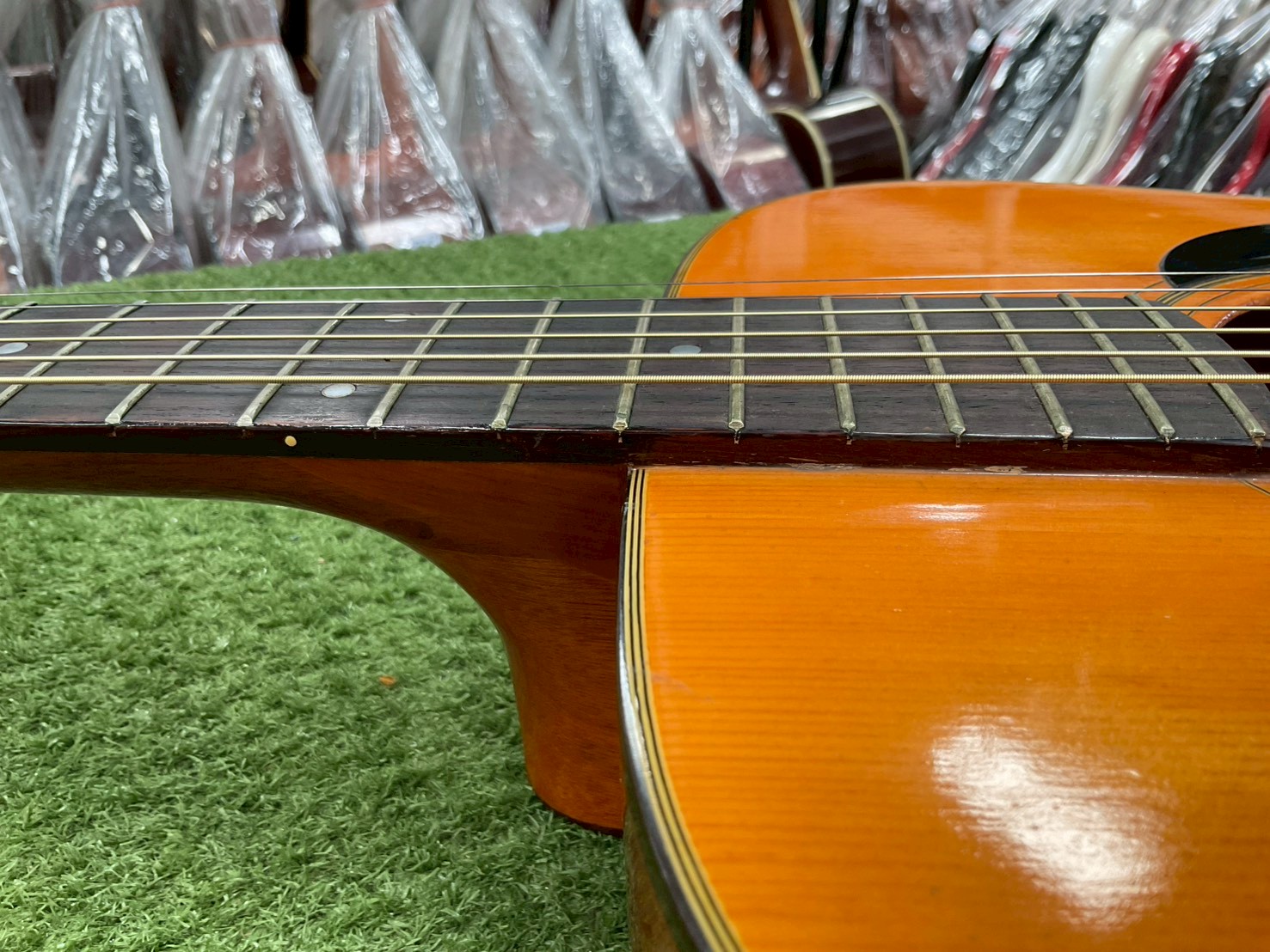 กีต้าร์โปร่ง Hamox Deluxe