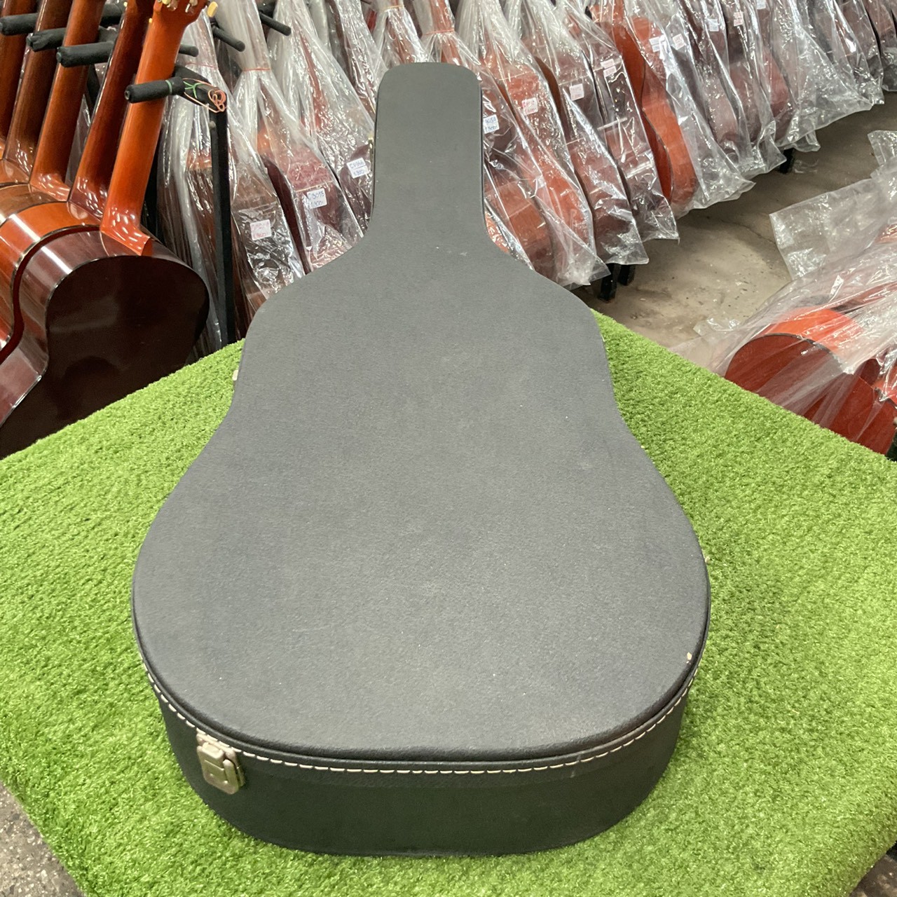 กล่องเคสกีต้าร์โปร่ง