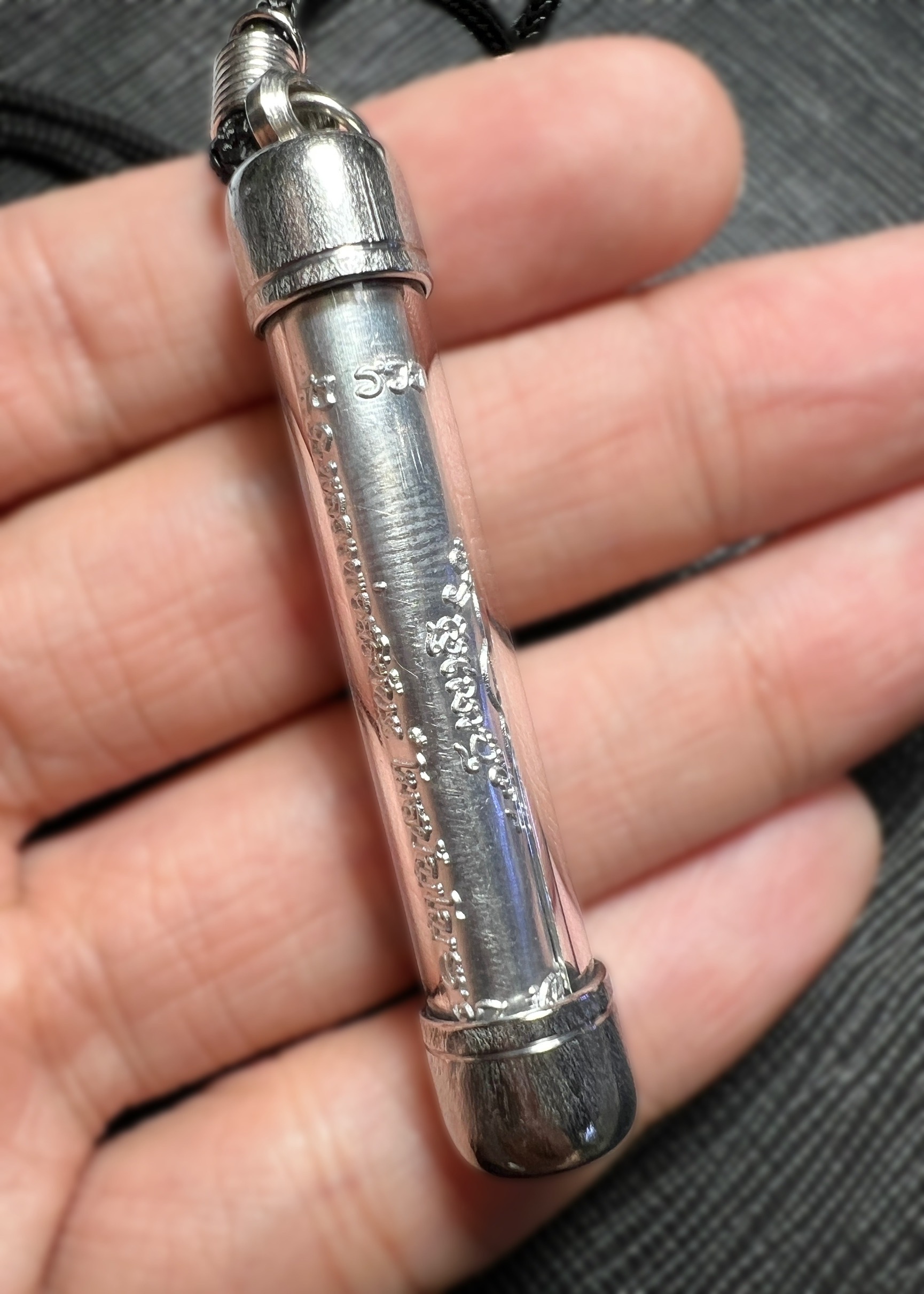 ตะกรุดโคตรเศรษฐี (เนื้ออลูมิเนียม) Wealth Of Billionaire Takrud (aluminum material). SKU-03571