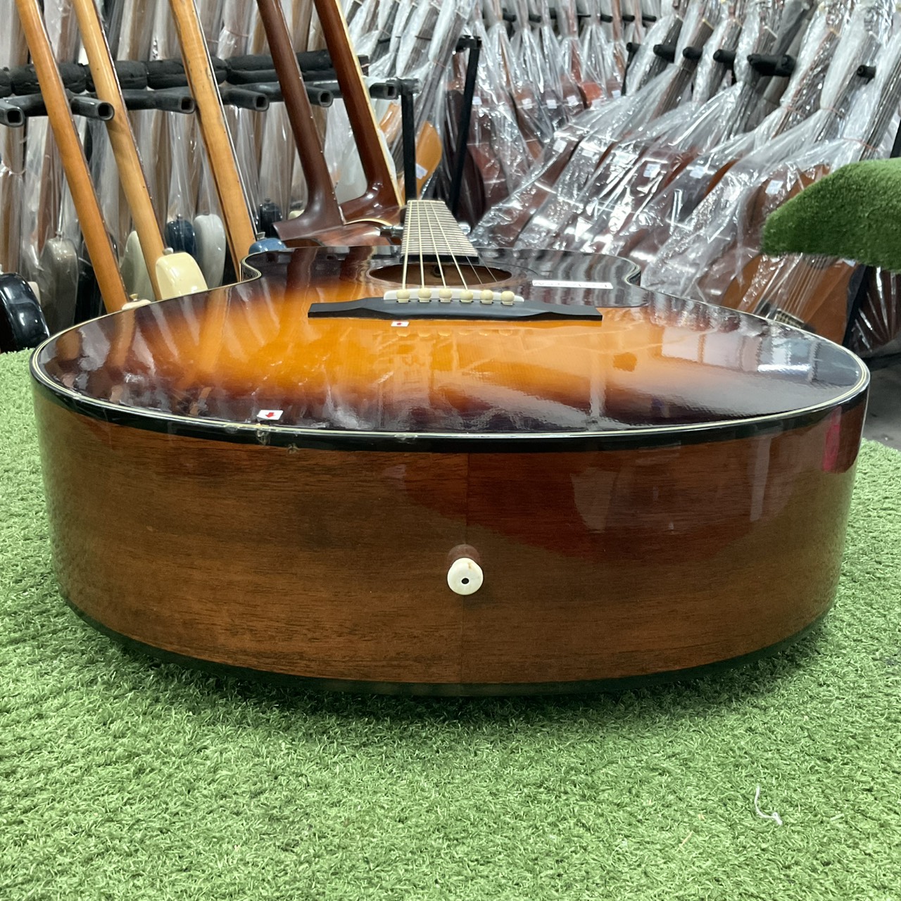 กีต้าร์โปร่ง Morris : MF-208