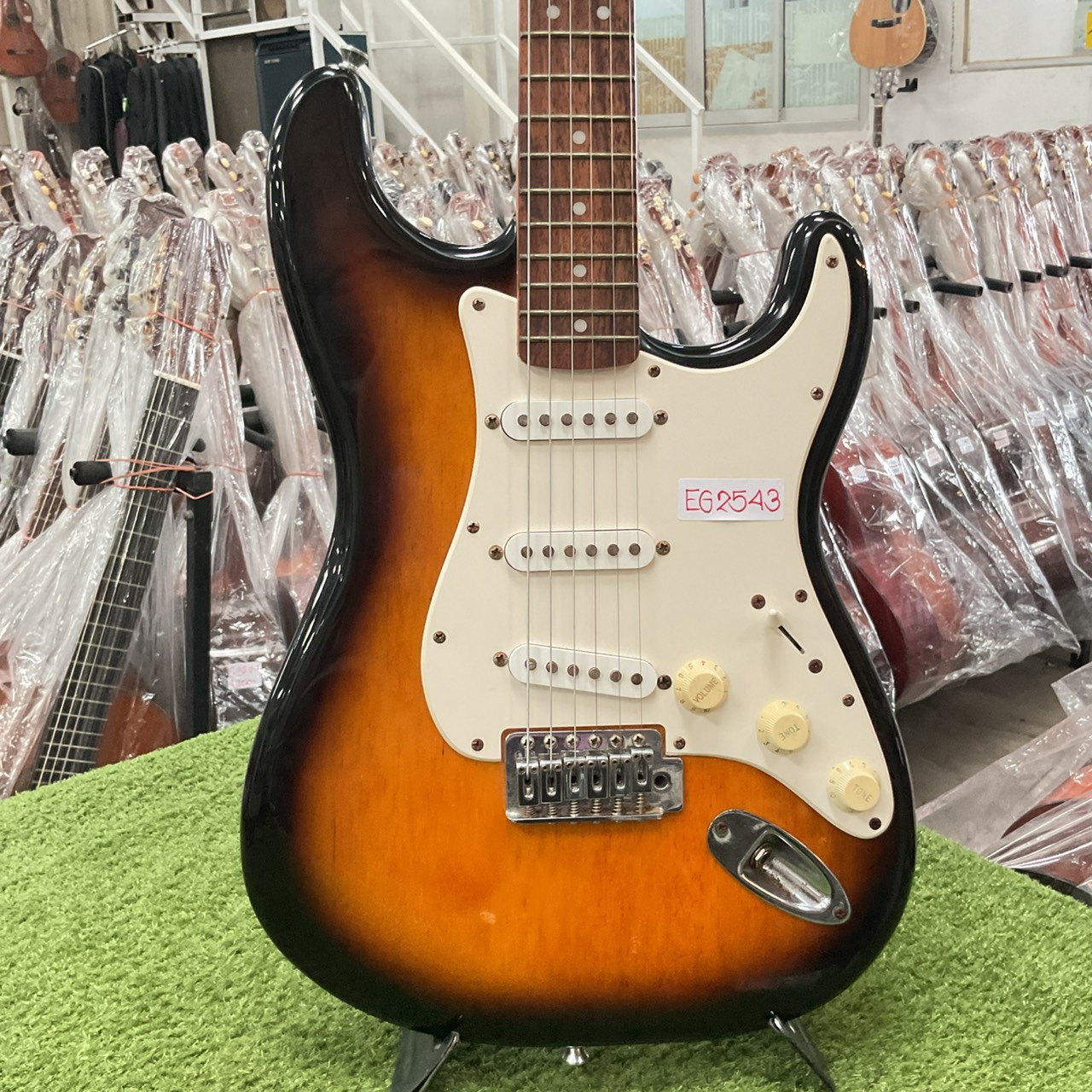 กีต้าร์ไฟฟ้า Squier by Fender