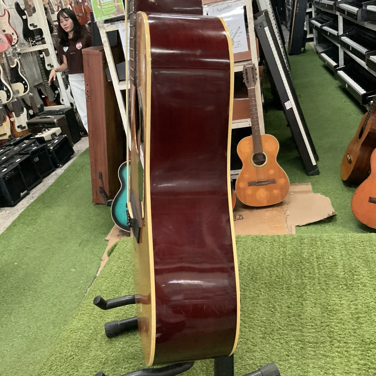 กีต้าร์โปร่ง Aria : W-180