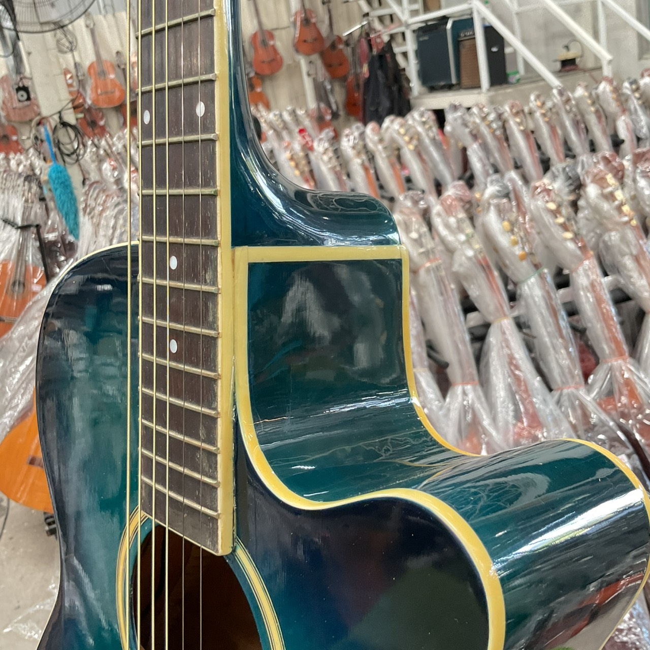 กีต้าร์โปร่งไฟฟ้า Sepia Crue : EAW-180-BLS