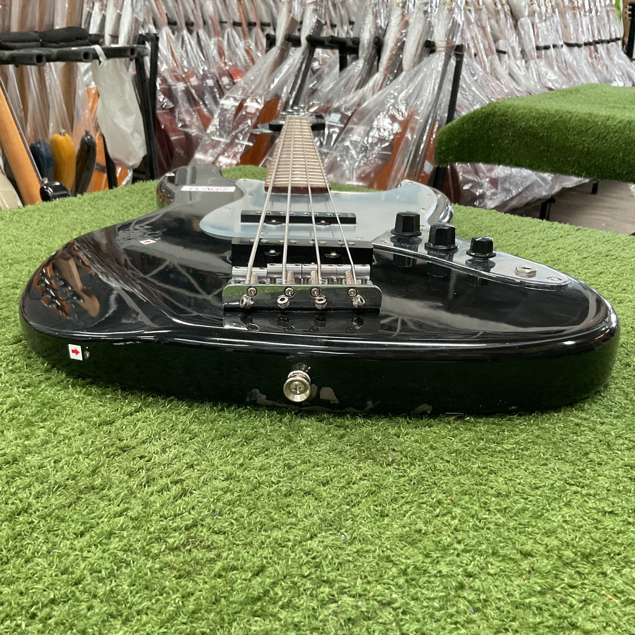 กีต้าร์เบส BUSKER'S