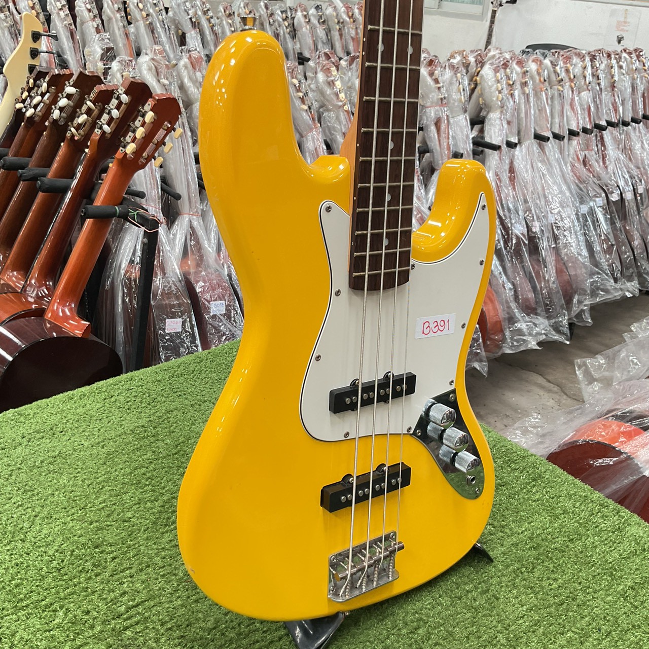 กีต้าร์เบส SELDER