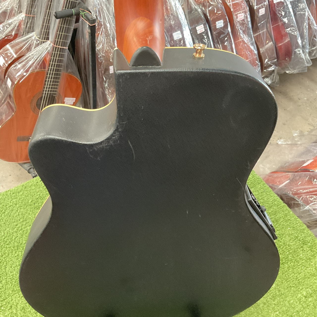 กีต้าร์โปร่งไฟฟ้า Mavis : MX-320