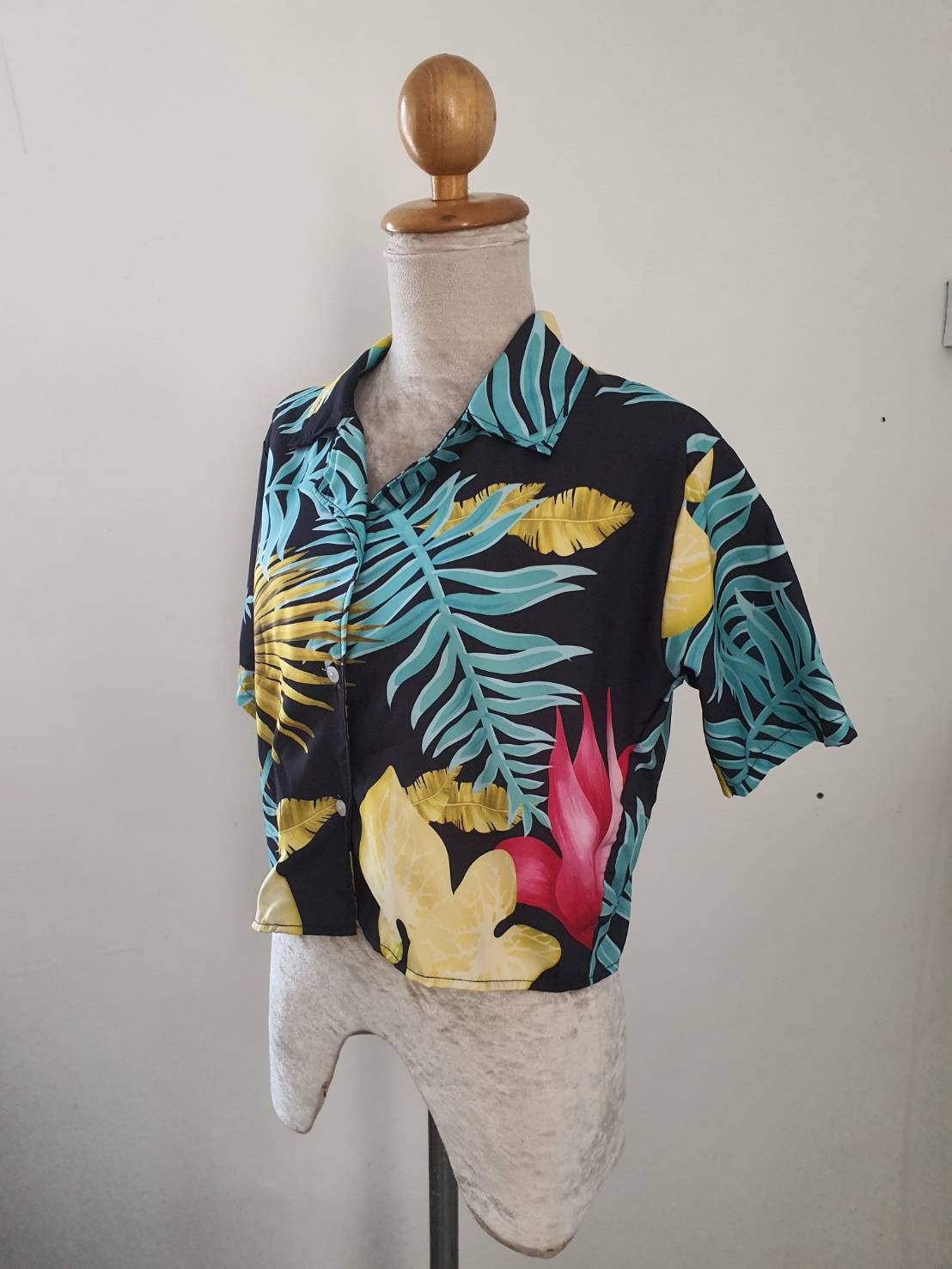 FF05765 เสื้อเชิ้ต แฟชั่น ลายใบไม้สีดำ ของใหม่ อก 40 นิ้ว