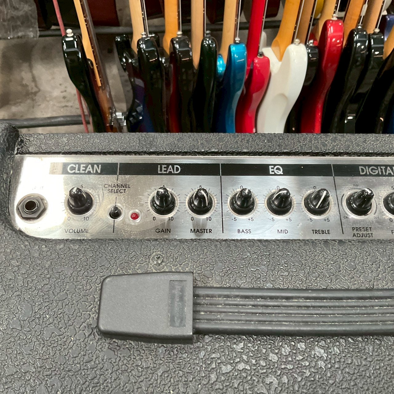 แอมป์กีต้าร์ Hughes & Kettner : Edition Blue 60-DFX