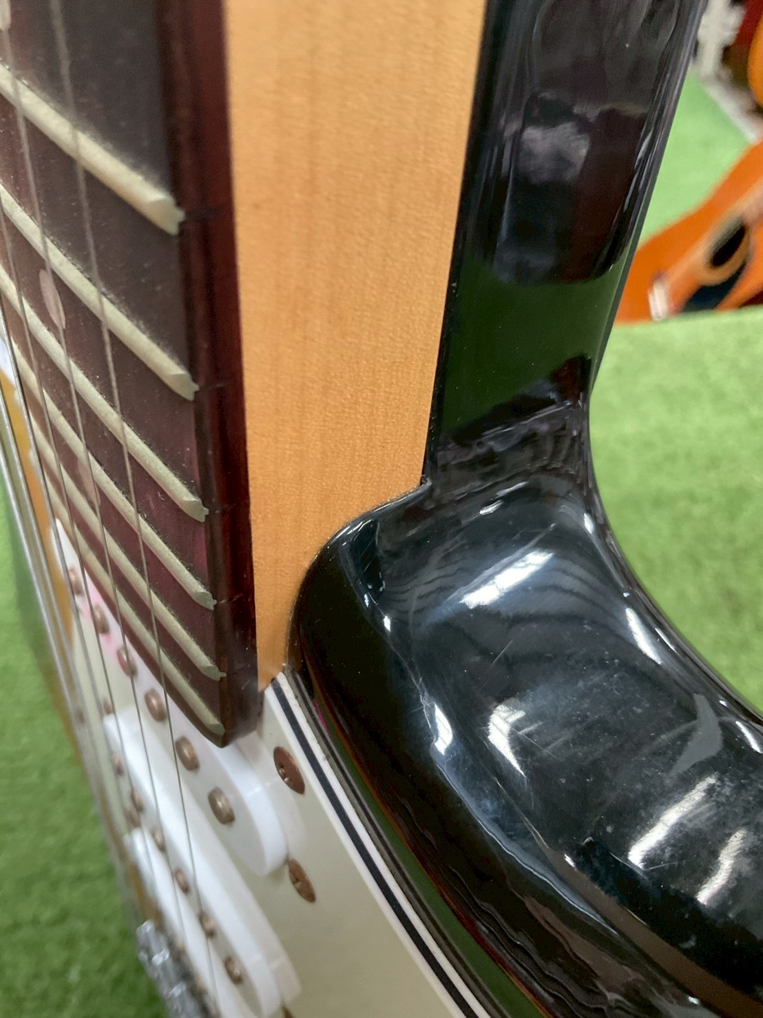 กีต้าร์ไฟฟ้า SELDER