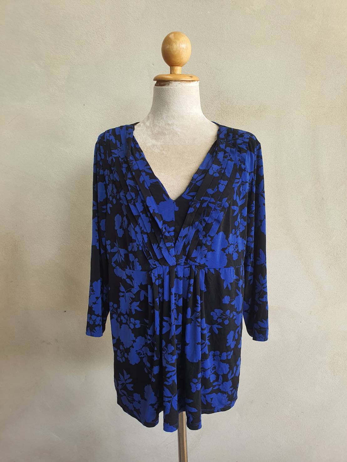 FF04917 เสื้อผ้ามือสอง สีดำน้ำิงน แบรนด์ daisy fuentes อก 42-48 นิ้ว