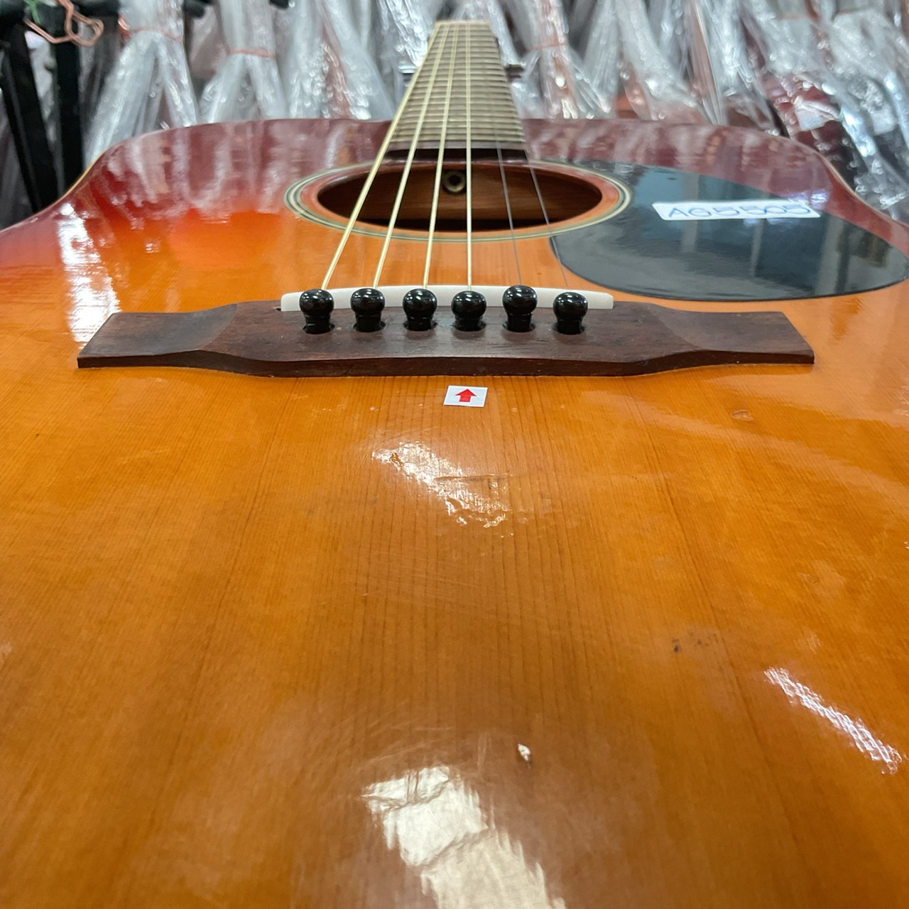 กีต้าร์โปร่ง Aria : ADW-80 VS