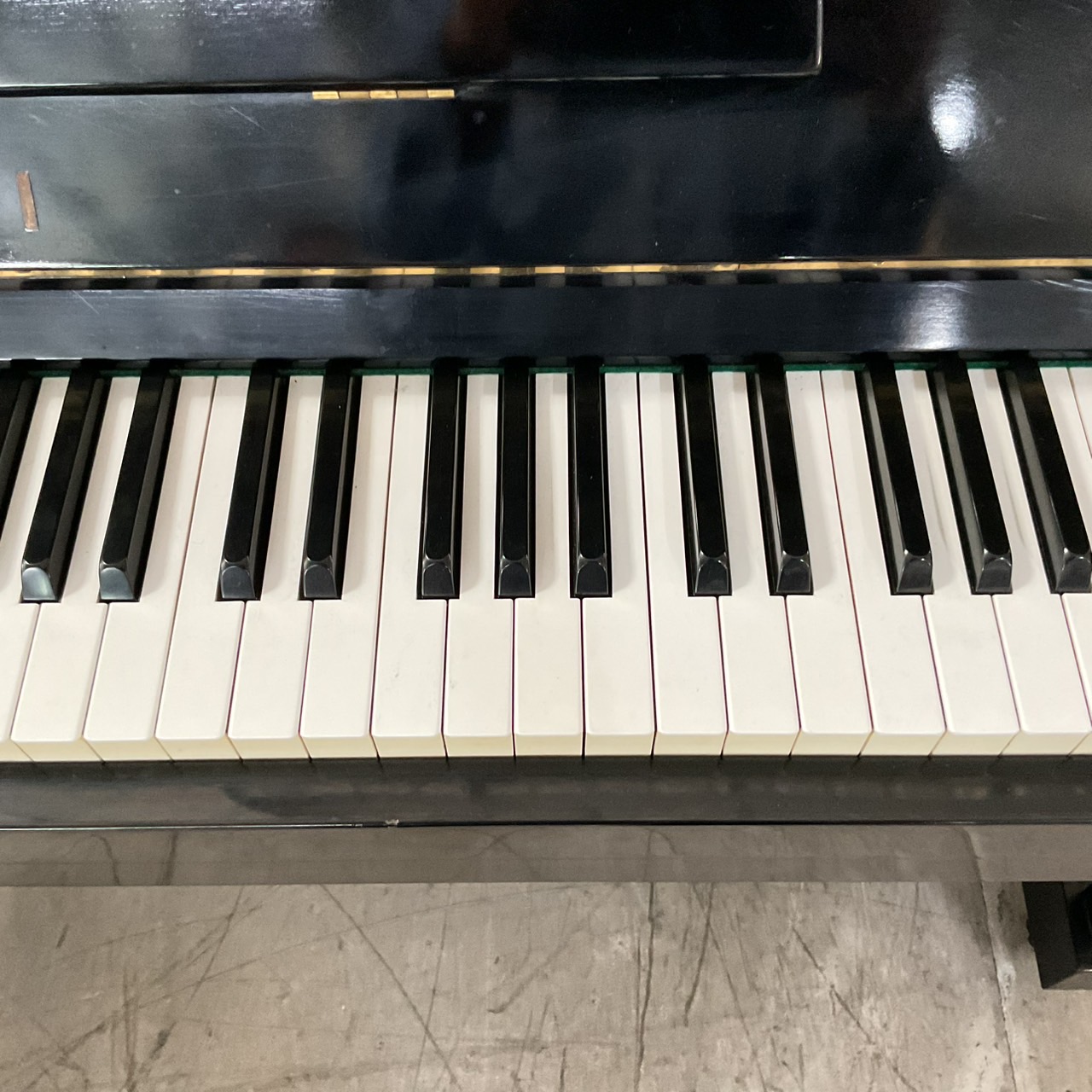 เปียโน MIKI