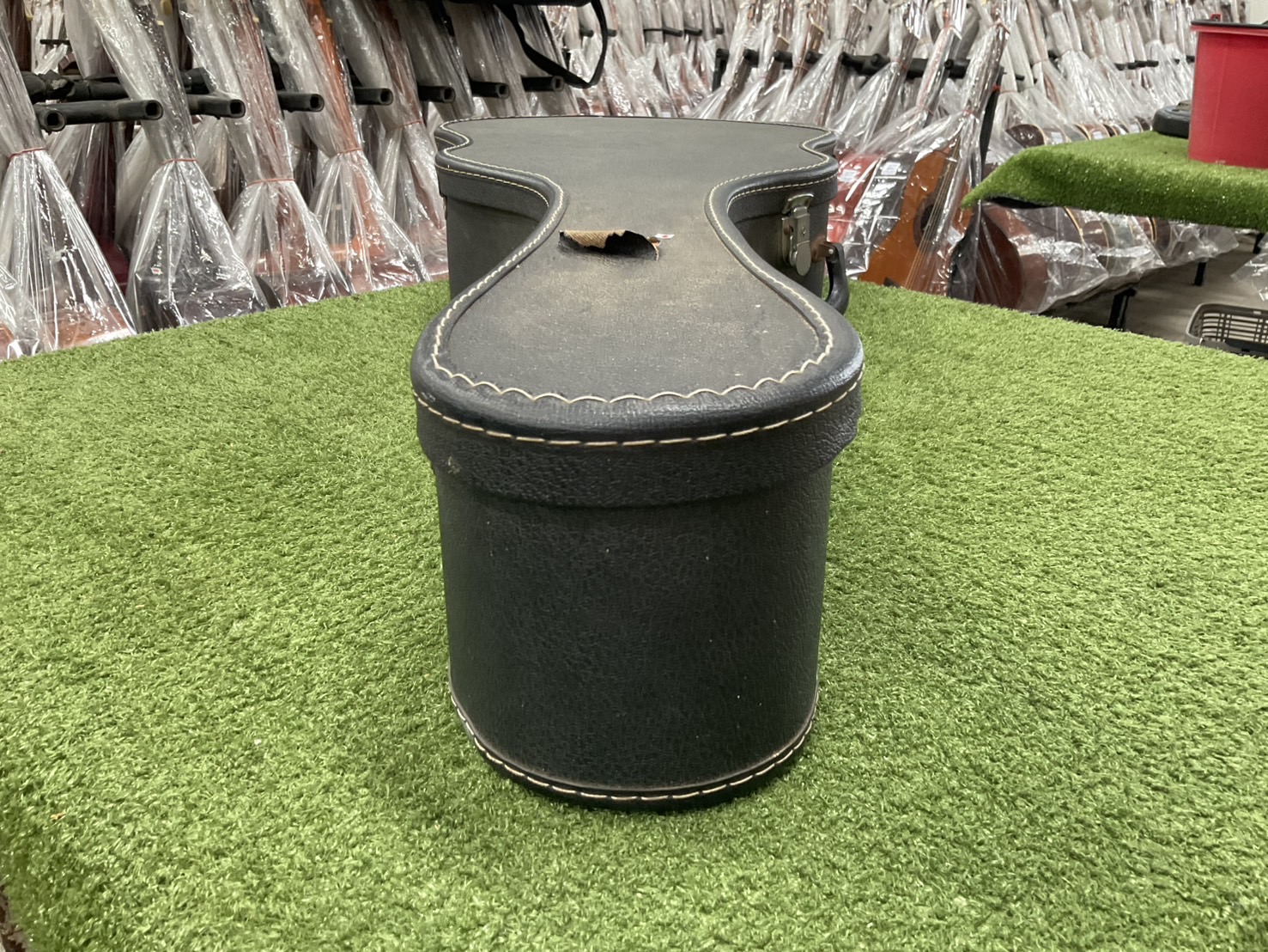 กล่องเคสกีต้าร์คลาสสิค