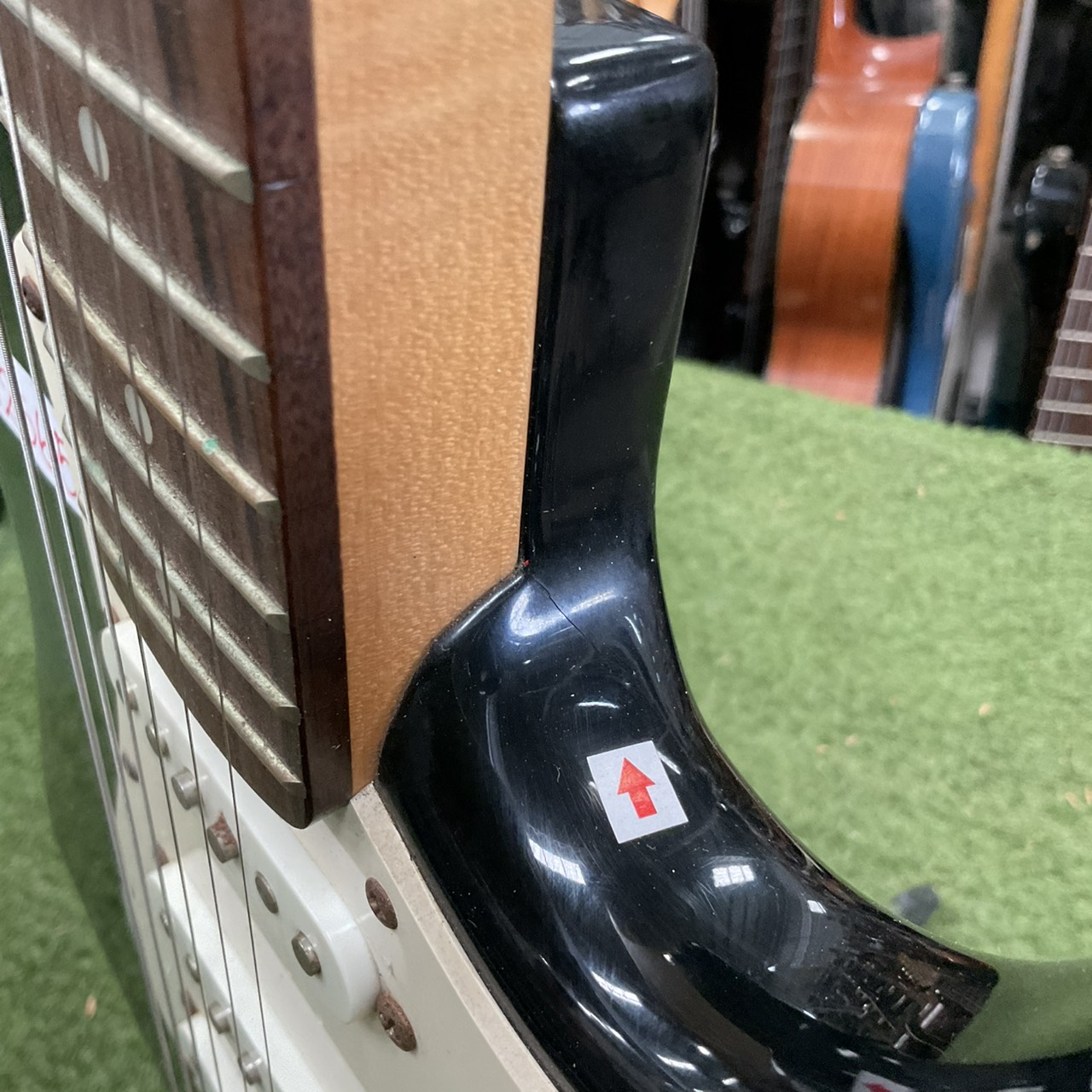 กีต้าร์ไฟฟ้า Photogenic