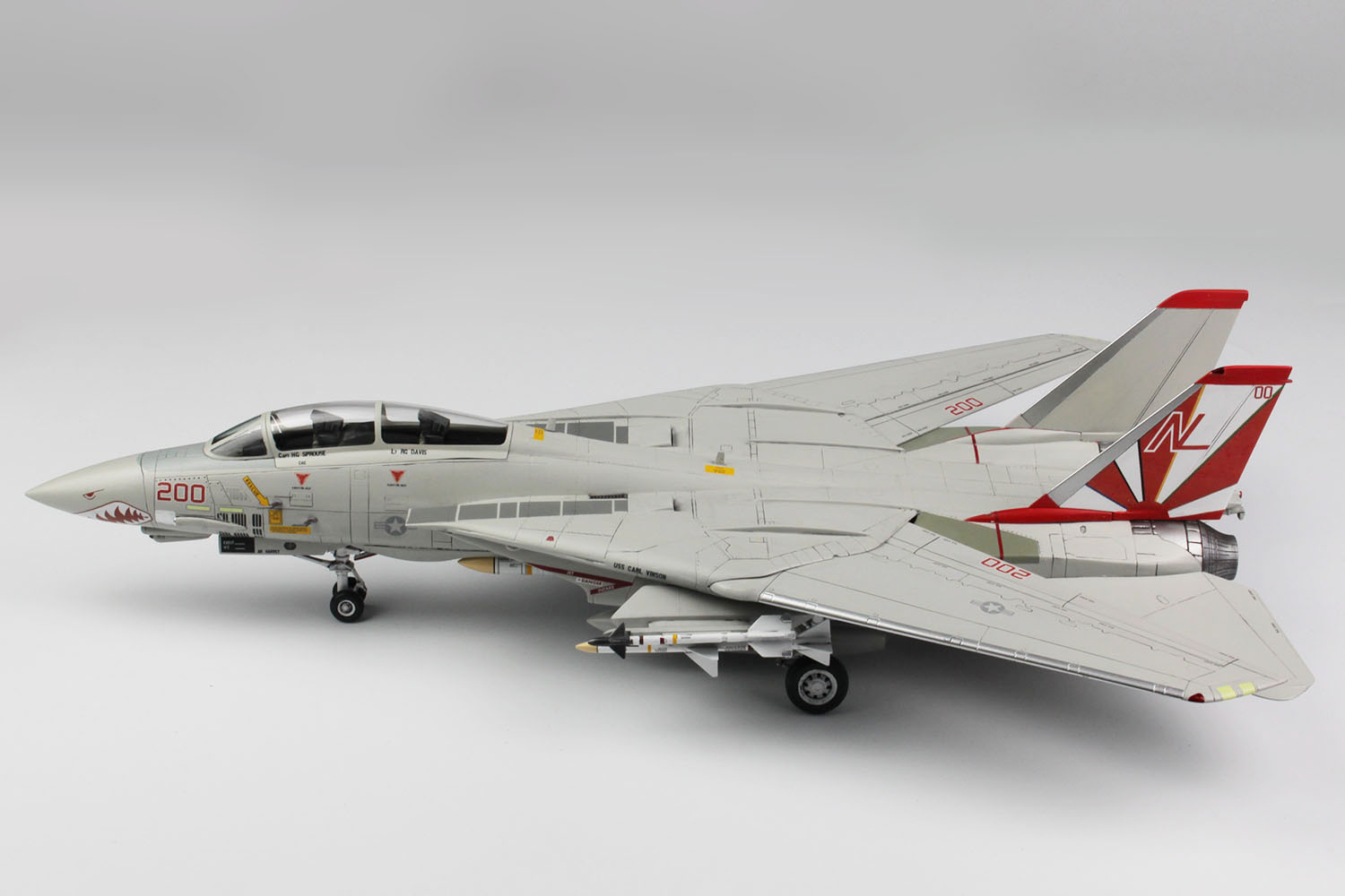 โมเดลเครื่องบิน Platz Hobby 1/48 TPA-16 US Navy F-14A Tomcat VF-111 Sundowners