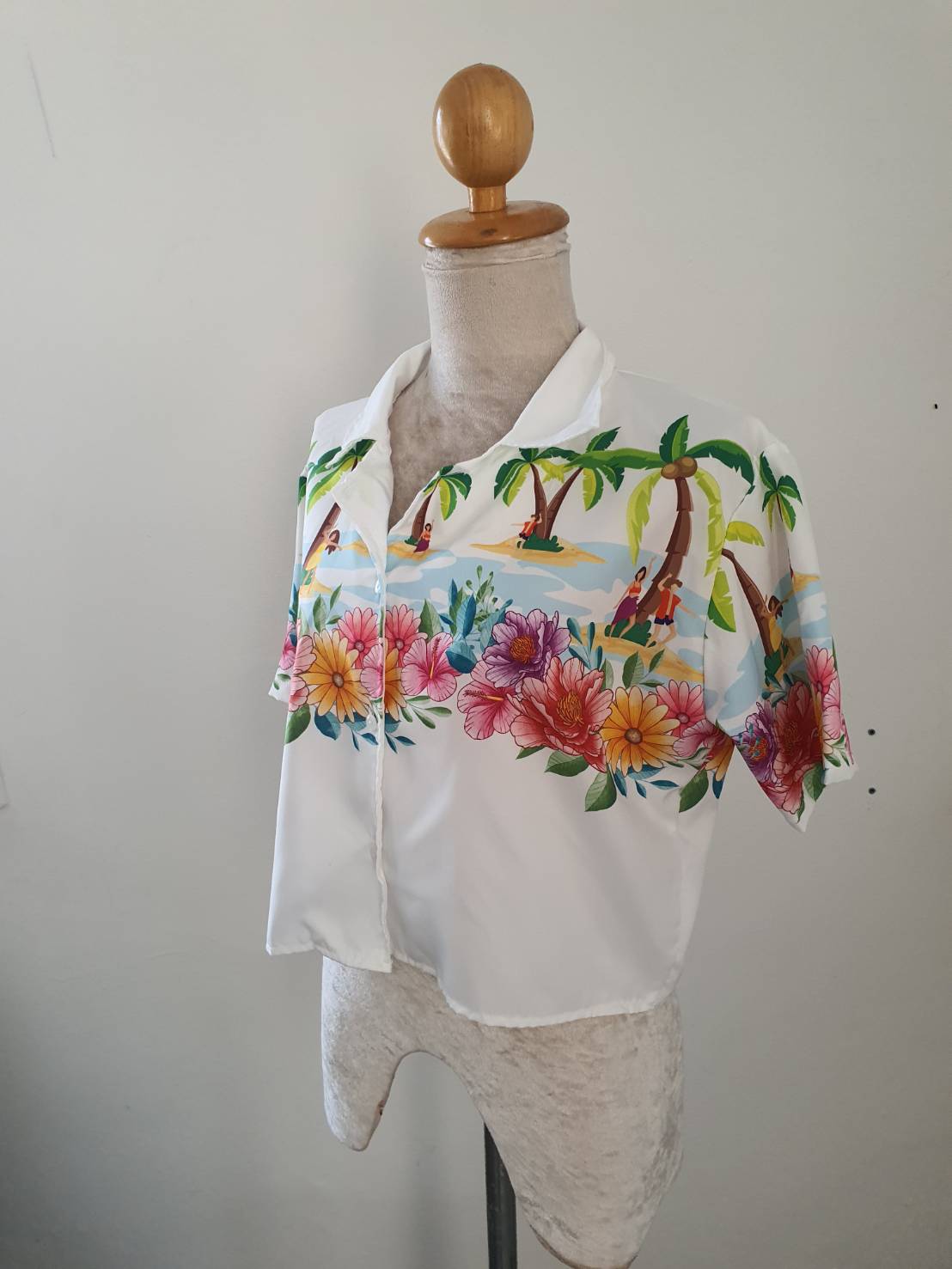 FF05767 เสื้อเชิ้ตแฟชัน สีขาวลายดอกไม้ ของใหม่ อก 42 นิ้ว