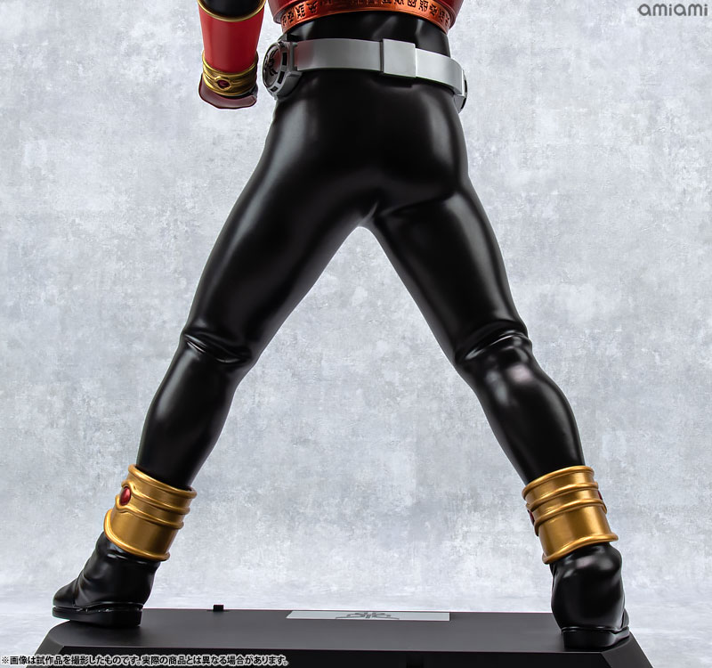 [Exclusive Sale] Ultimate Article Kamen Rider Kuuga (Mighty Form) Complete Figure(Pre-order)(Single Shipment)