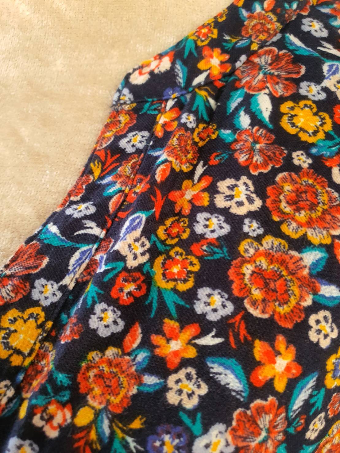 FF05748 เสื้อแฟชั่น มือสอง ลายดอกไม้ แบรนด์ old navy อก 54 นิ้ว