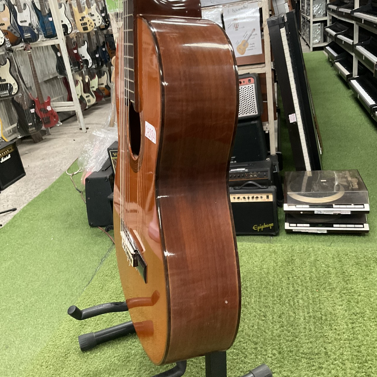 กีต้าร์คลาสสิค YAMAHA : C-320