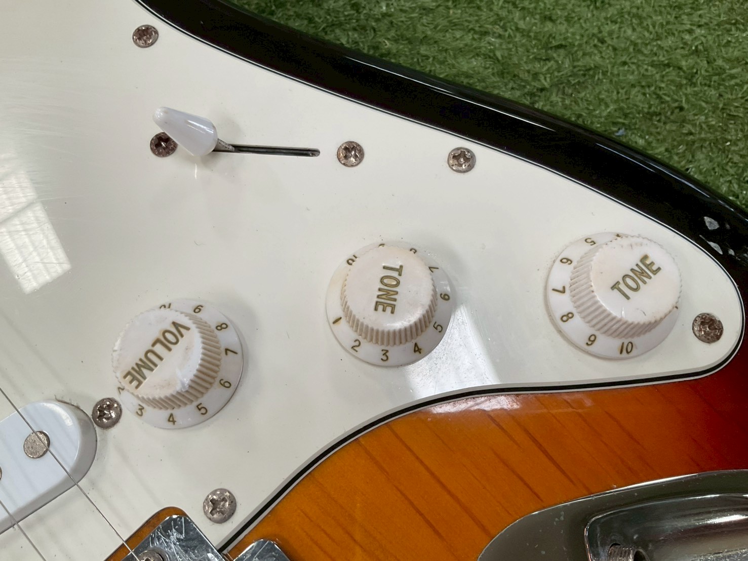 กีต้าร์ไฟฟ้า Legend