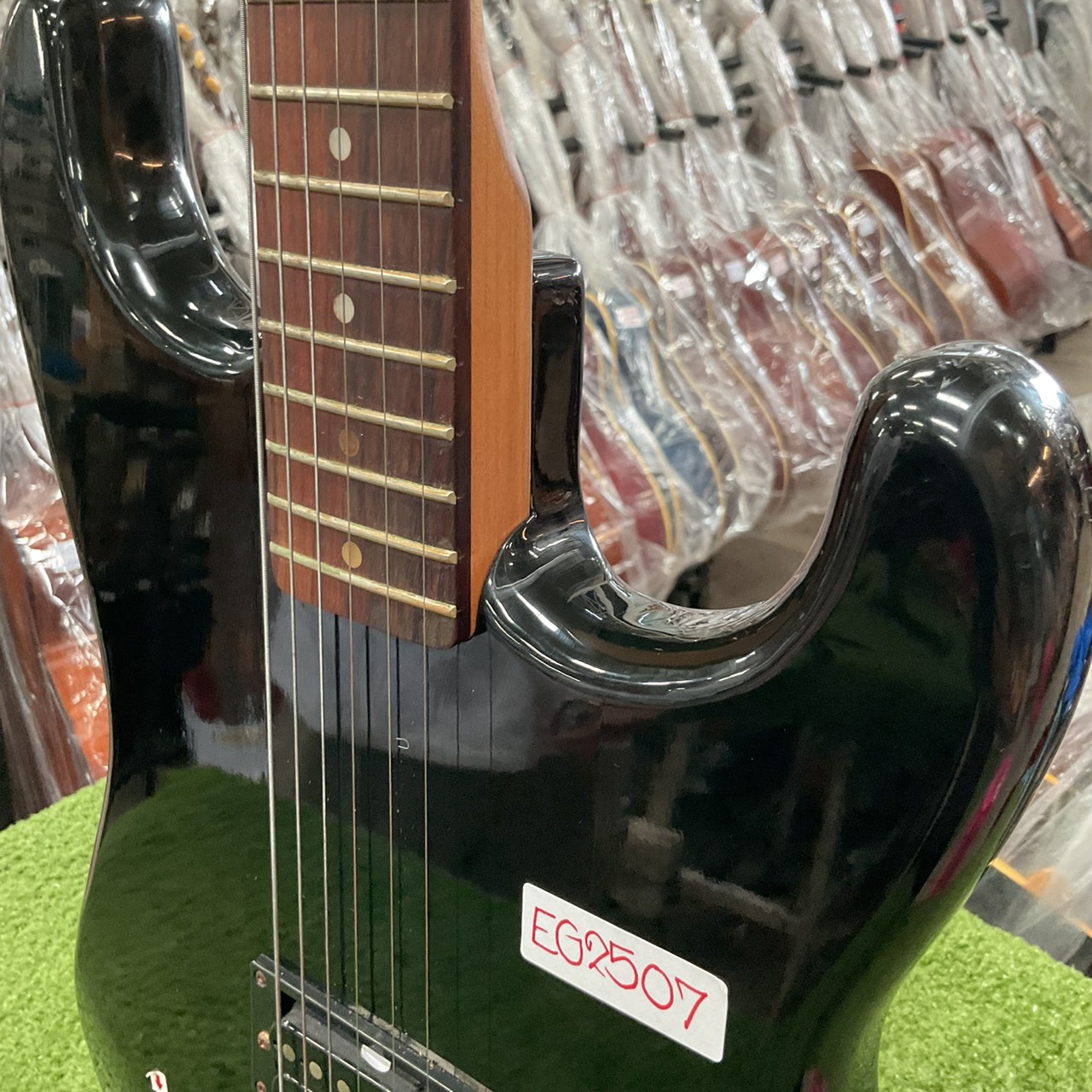 กีต้าร์ไฟฟ้า Ganion