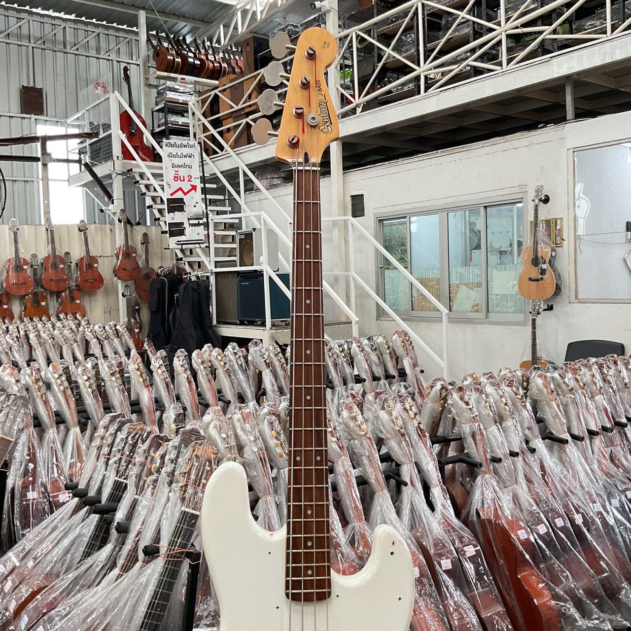 กีต้าร์เบส Century : J