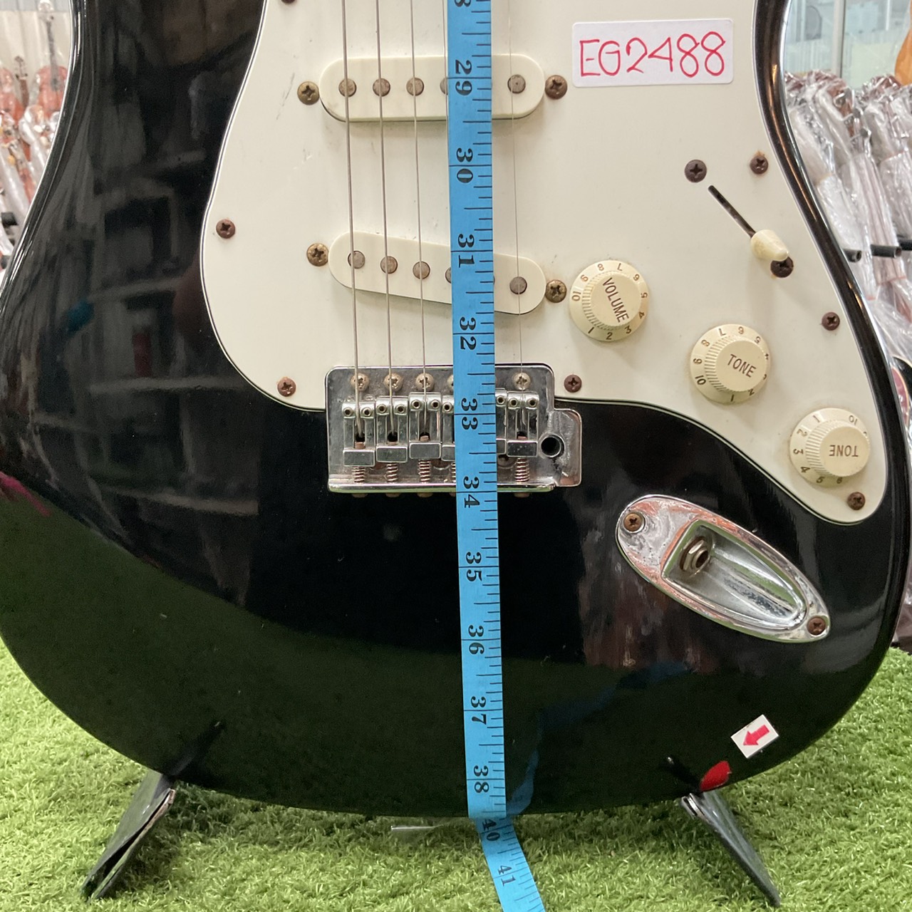 กีต้าร์ไฟฟ้า ยี่ห้อตามภาพ