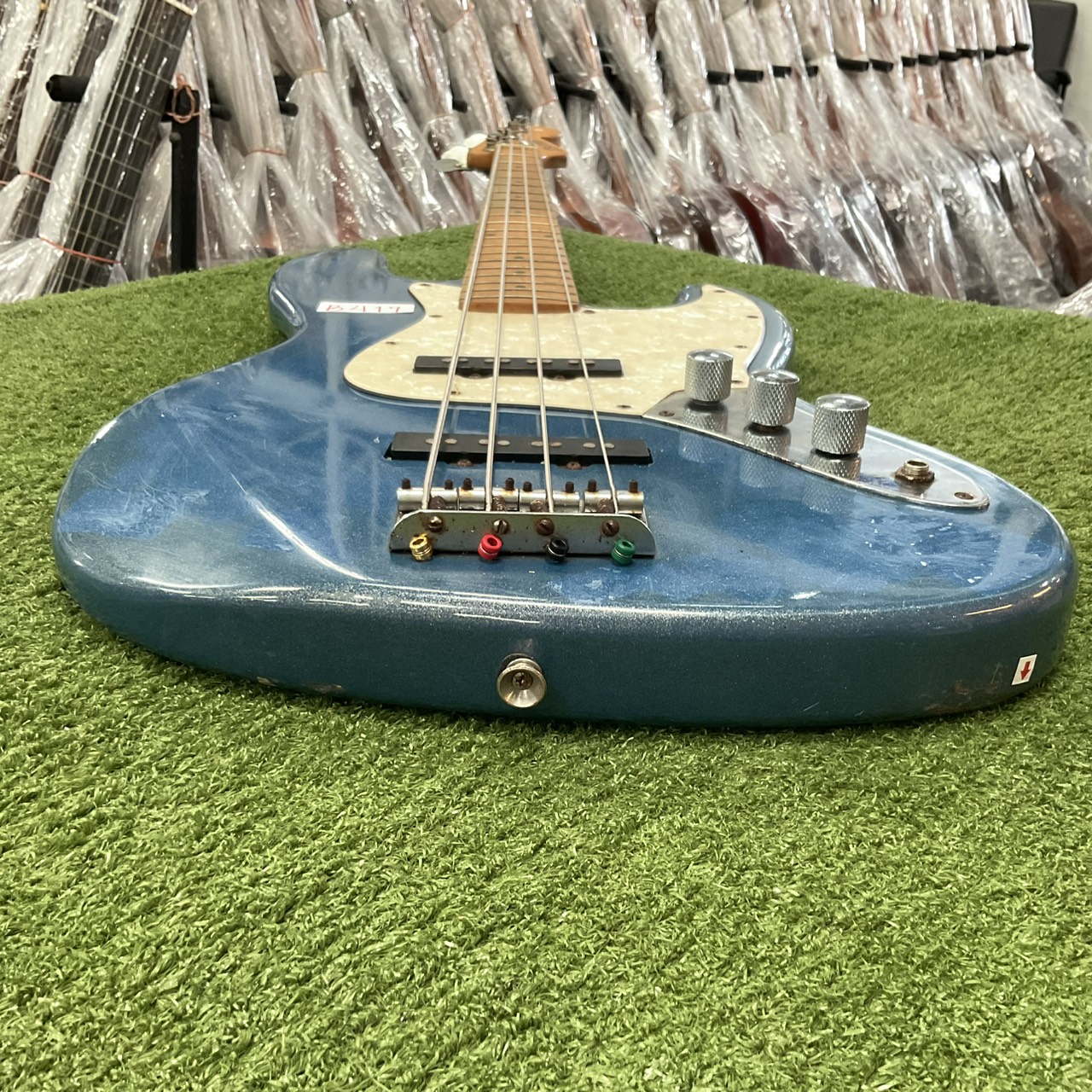 กีต้าร์เบส JAGARD