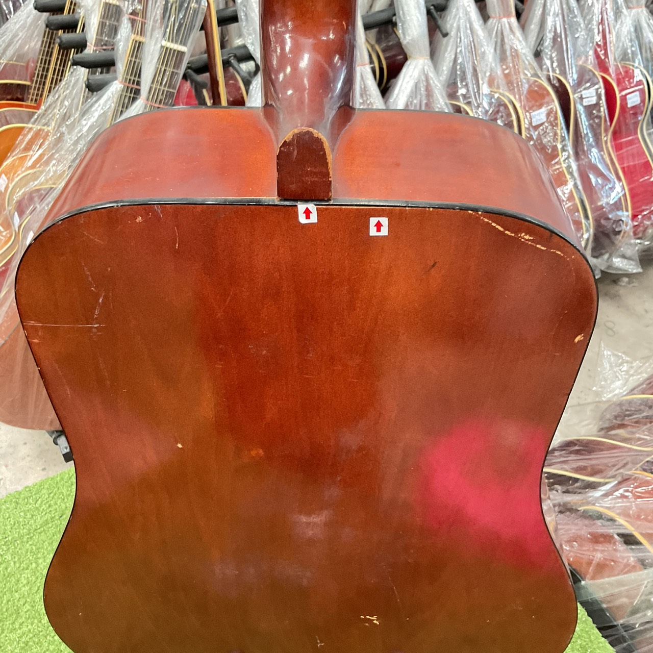 กีต้าร์โปร่ง Muse