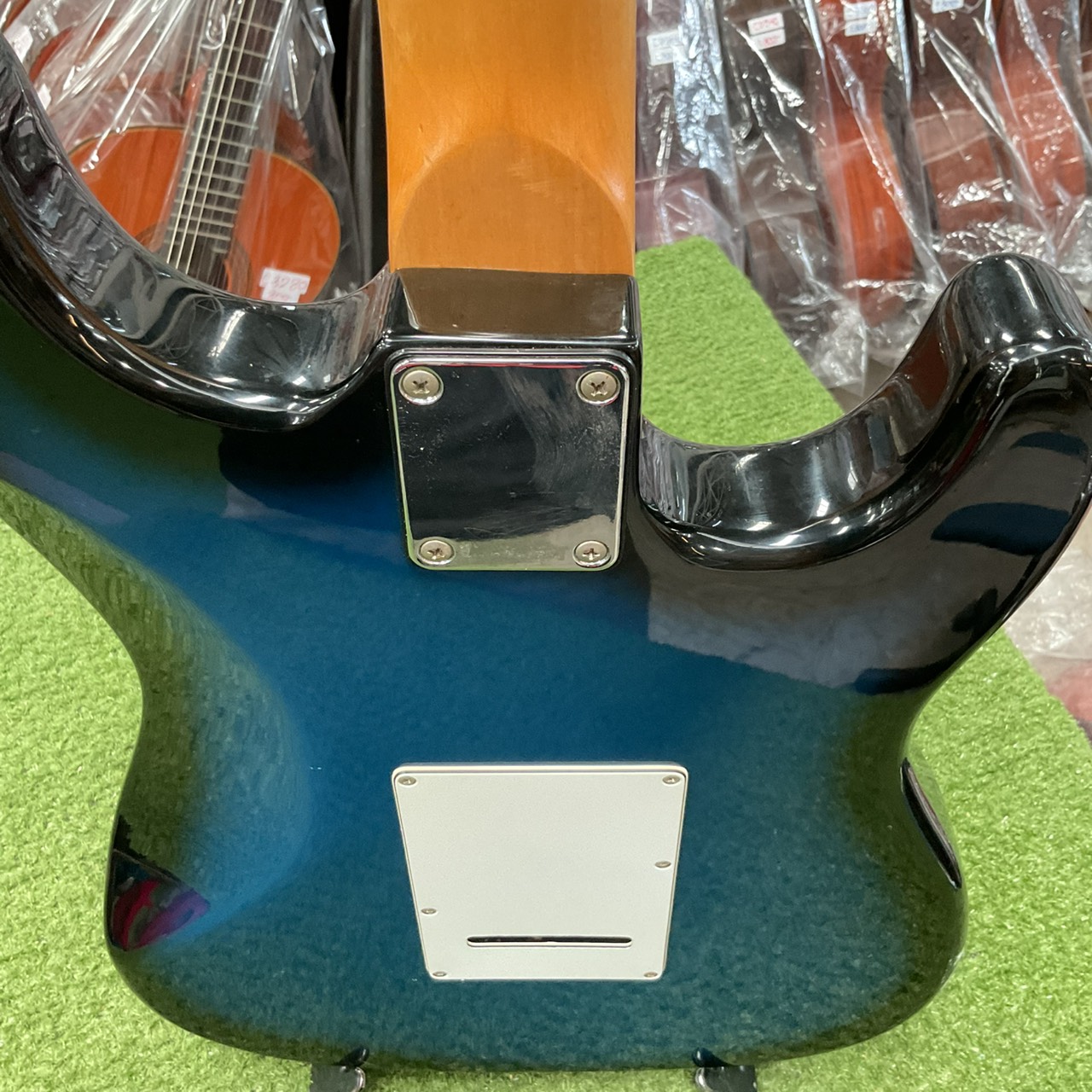 กีต้าร์ไฟฟ้า FORMESTAR (สำหรับมือซ้าย)