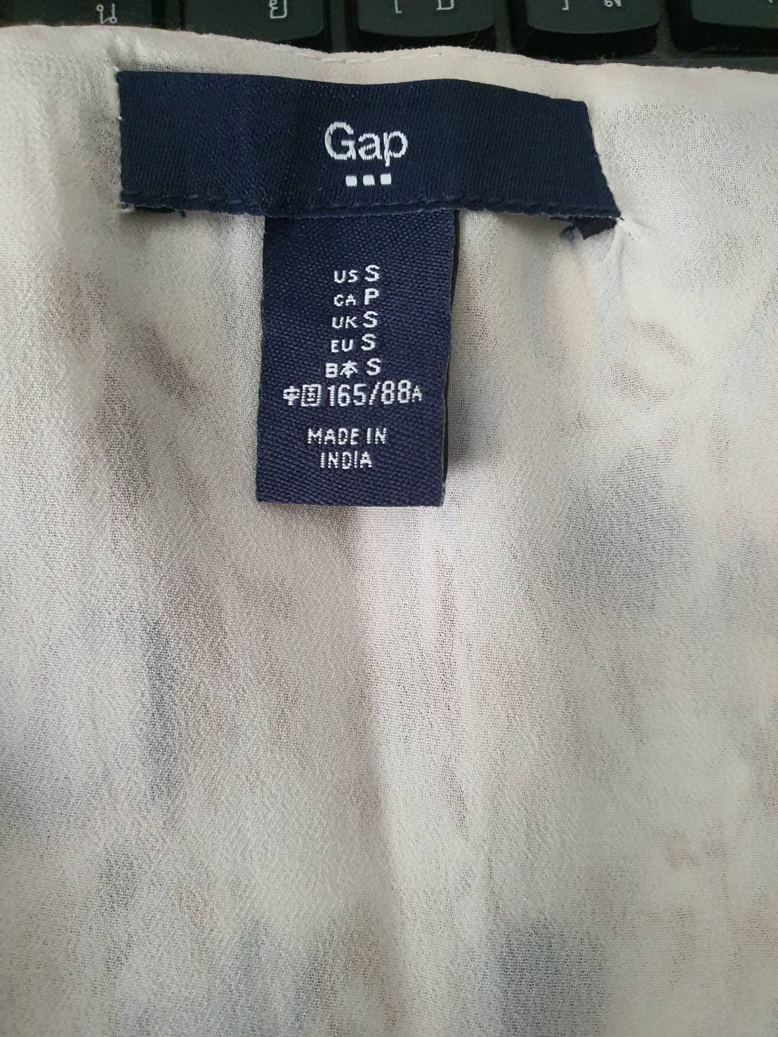 FF05200 เสื้อผ้ามือสอง ชีฟอง แบรนด์ Gap อก 38 นิ้ว