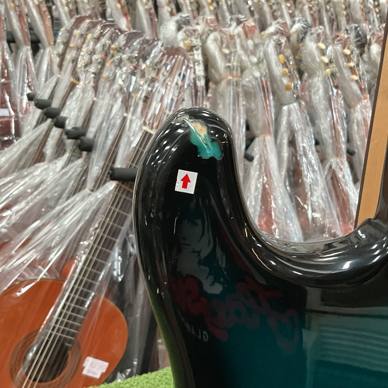 กีต้าร์ไฟฟ้า Mavis