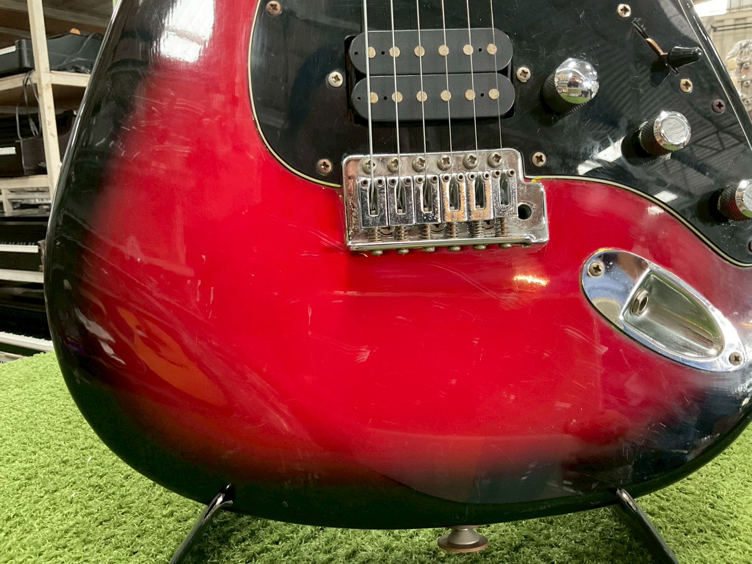 กีต้าร์ไฟฟ้า Legend