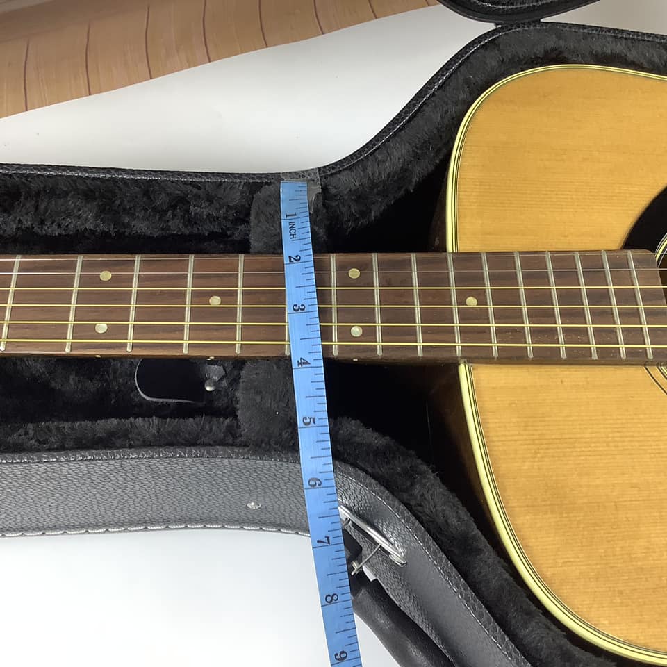 กล่องเคสกีต้าร์โปร่ง