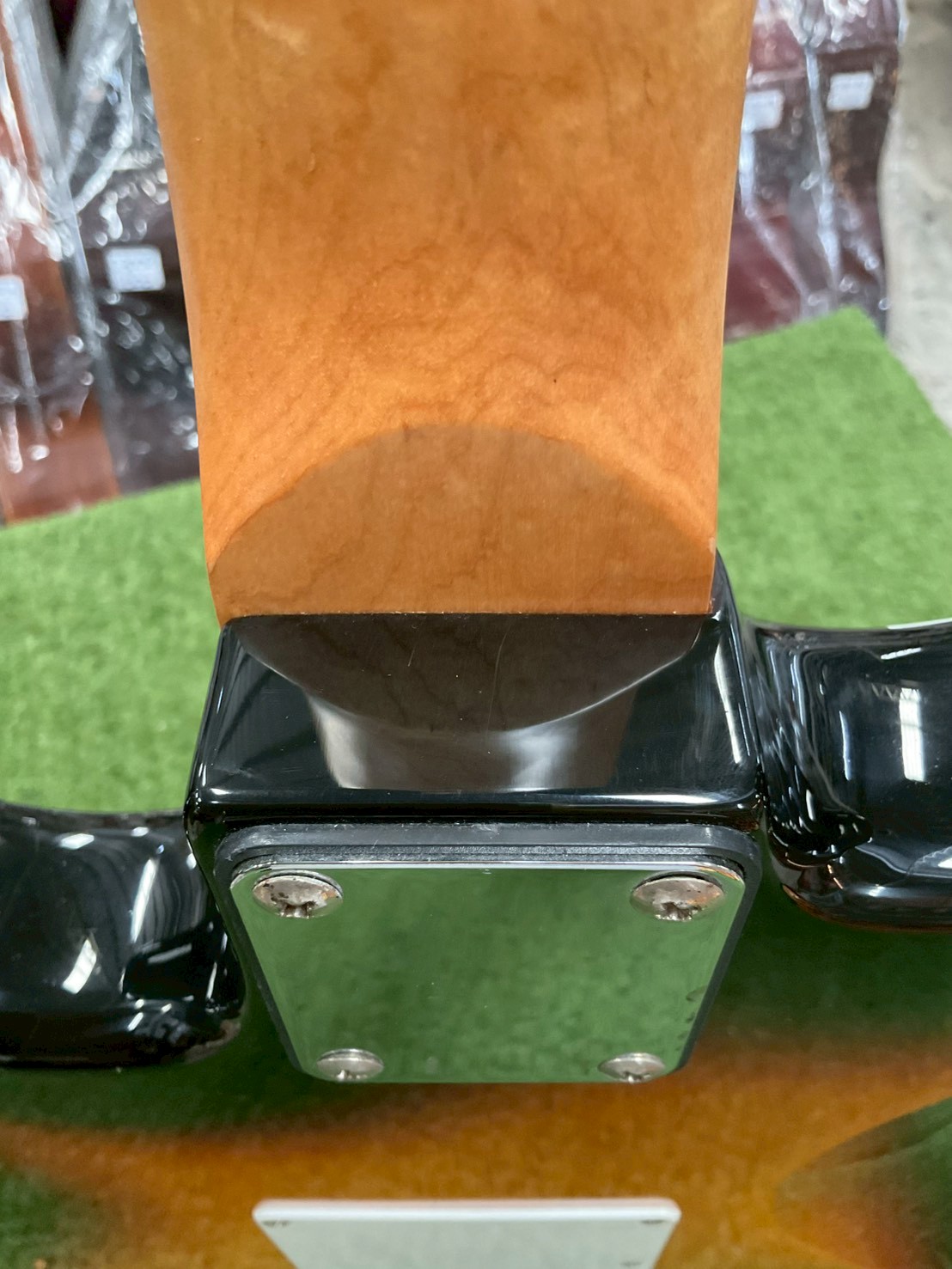 กีต้าร์ไฟฟ้า Legend