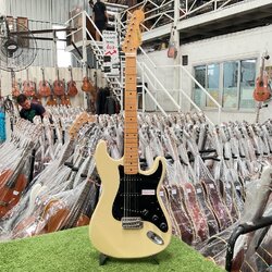 กีต้าร์ไฟฟ้า CHIYAMA